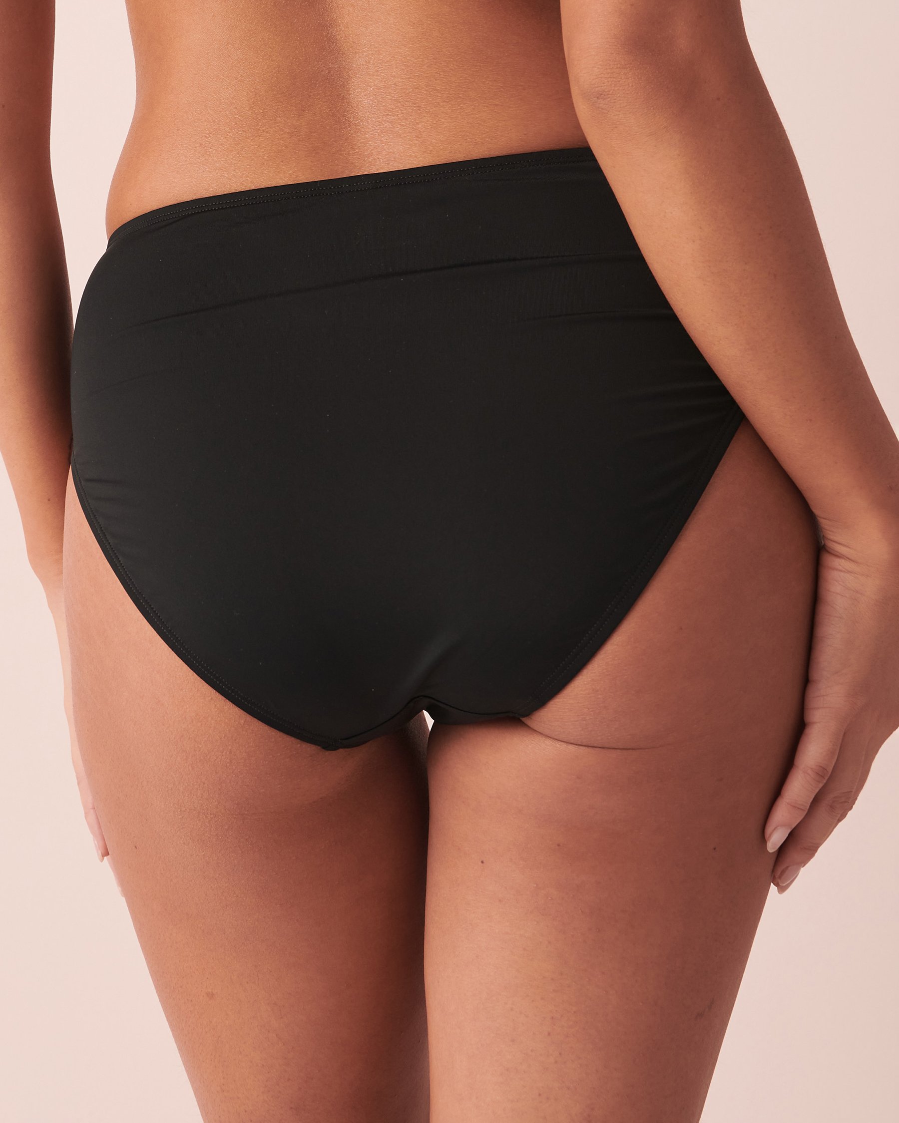 LA VIE EN ROSE AQUA SOLID Mid Waist Bikini Bottom Black 70300451 - View2