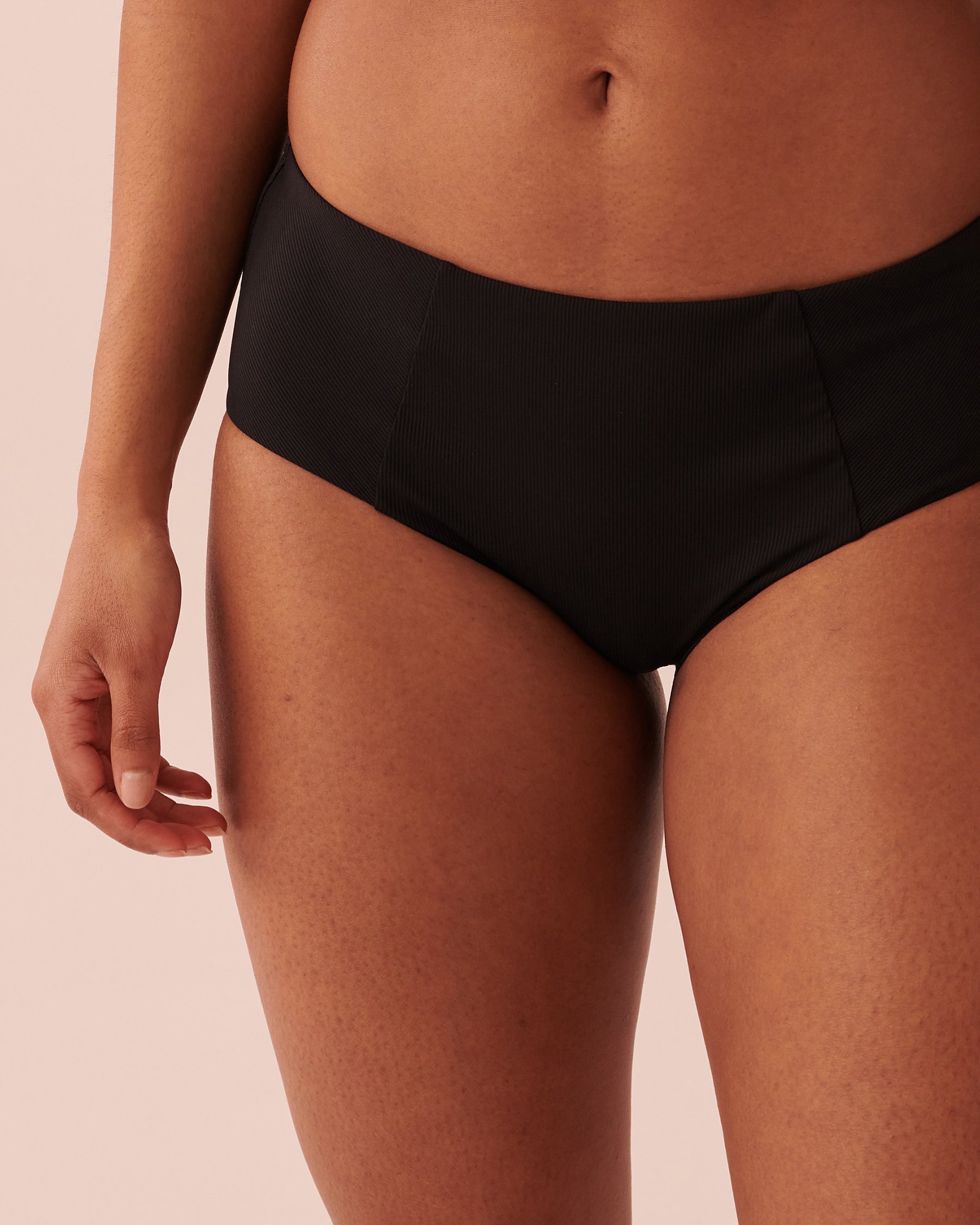 LA VIE EN ROSE AQUA RIB Mid Waist Bikini Bottom Black 70300455 - View1