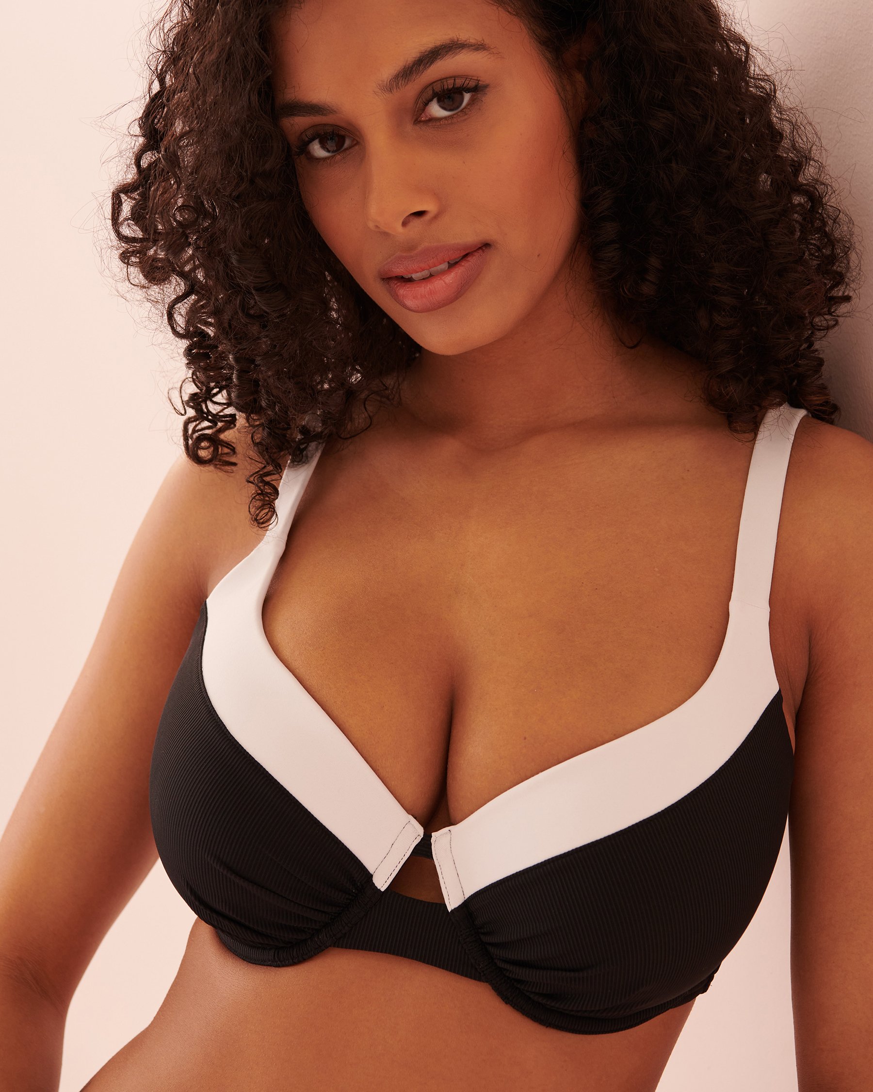 LA VIE EN ROSE AQUA RETRO D Cup Full Coverage Bikini Top Black 70200086 - View4