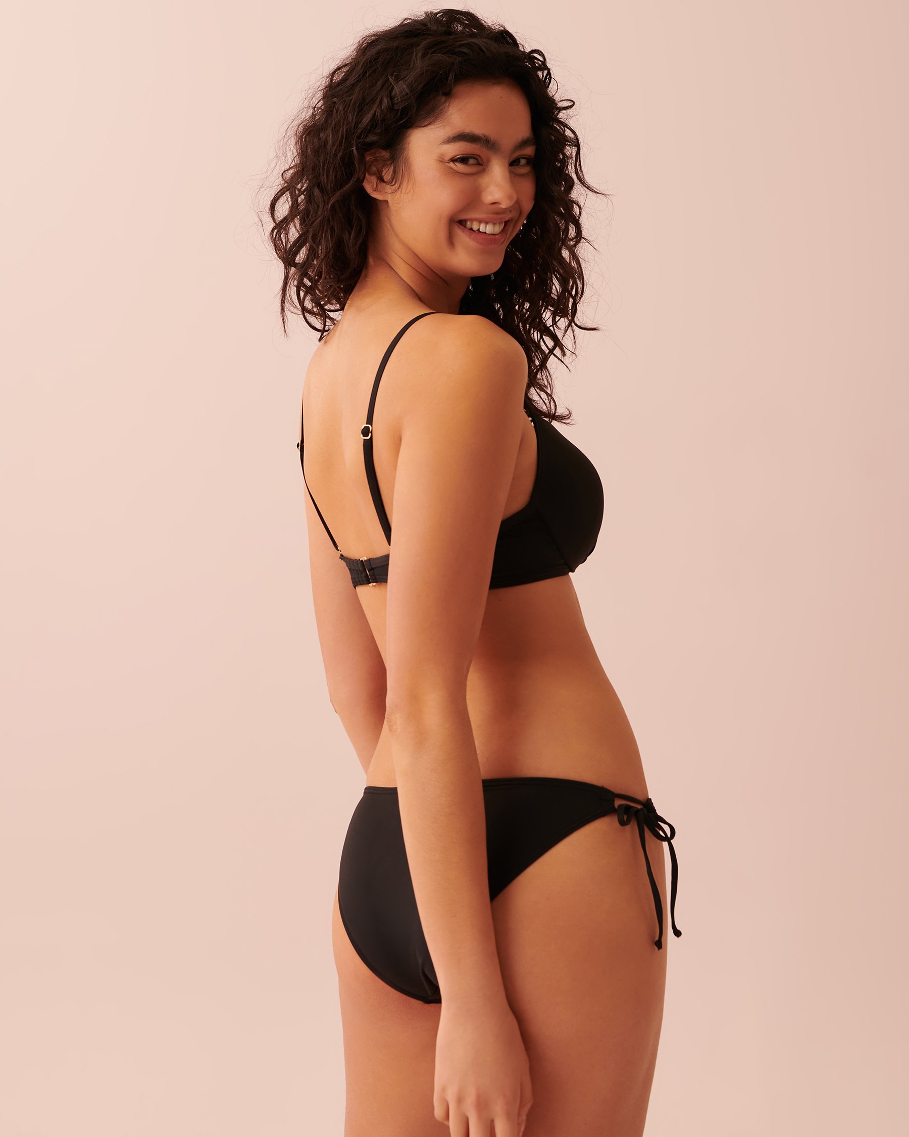 LA VIE EN ROSE AQUA SOLID Push-up Bikini Top Black 70100450 - View2