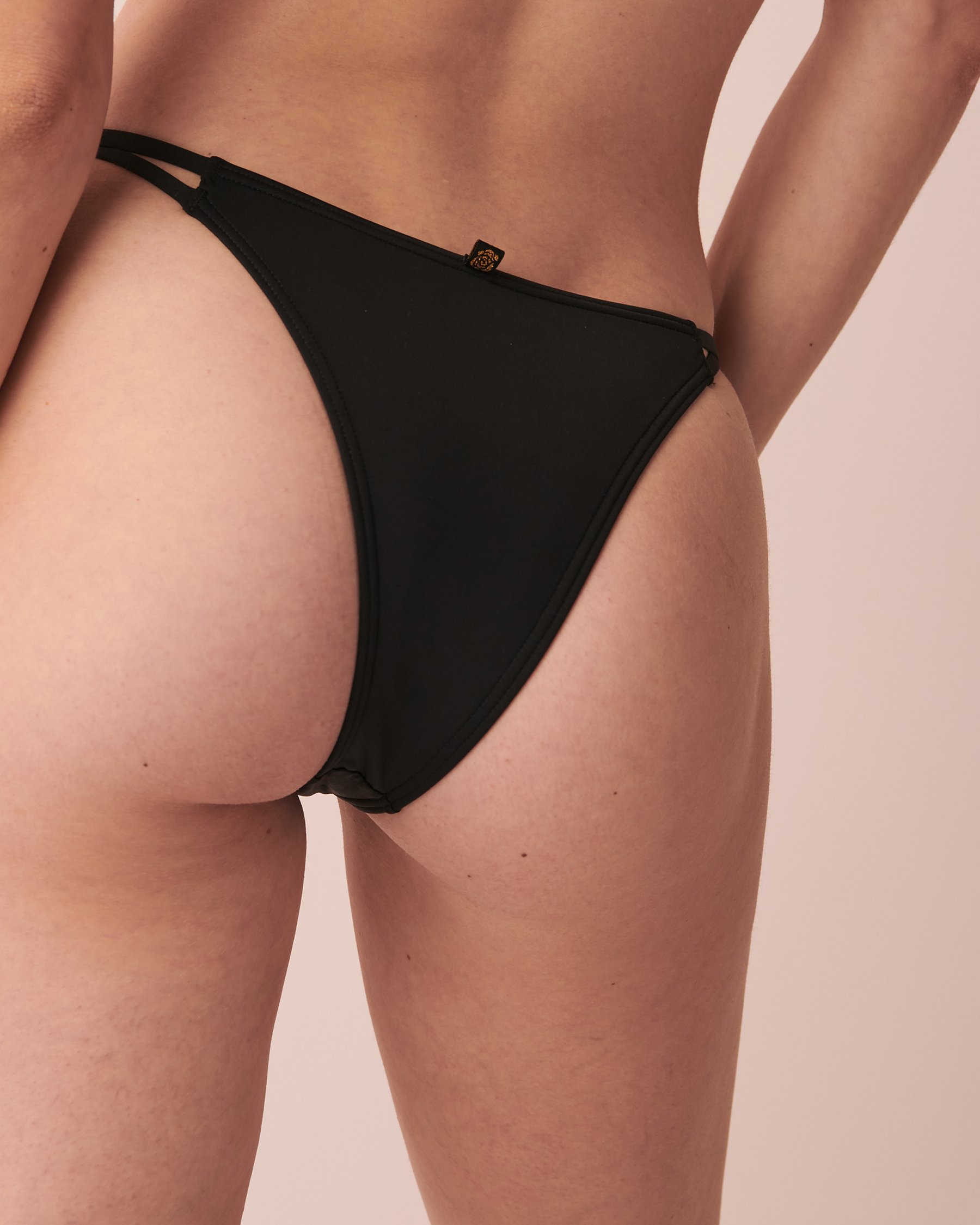 LA VIE EN ROSE AQUA SOLID Thong Bikini Bottom Black 70300417 - View2