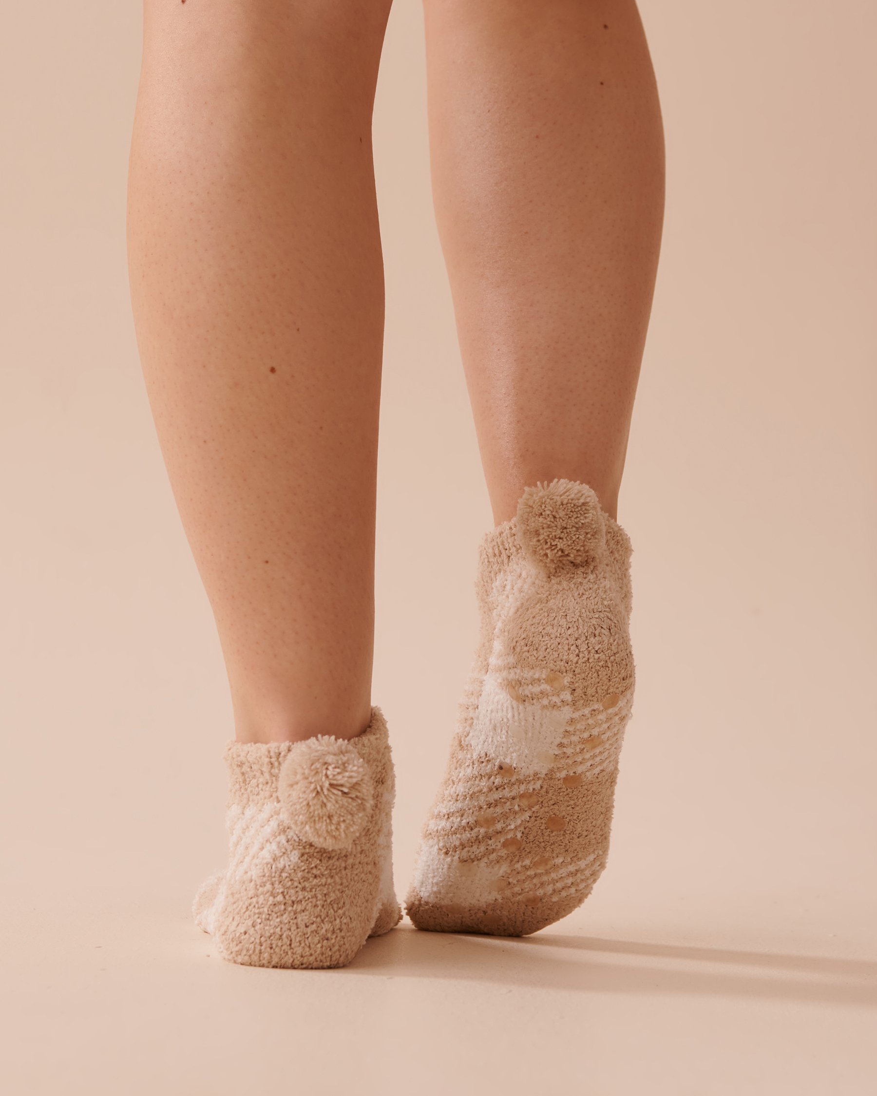 LA VIE EN ROSE Pompom Soft Plush Socks Beige Plaid 40700338 - View2