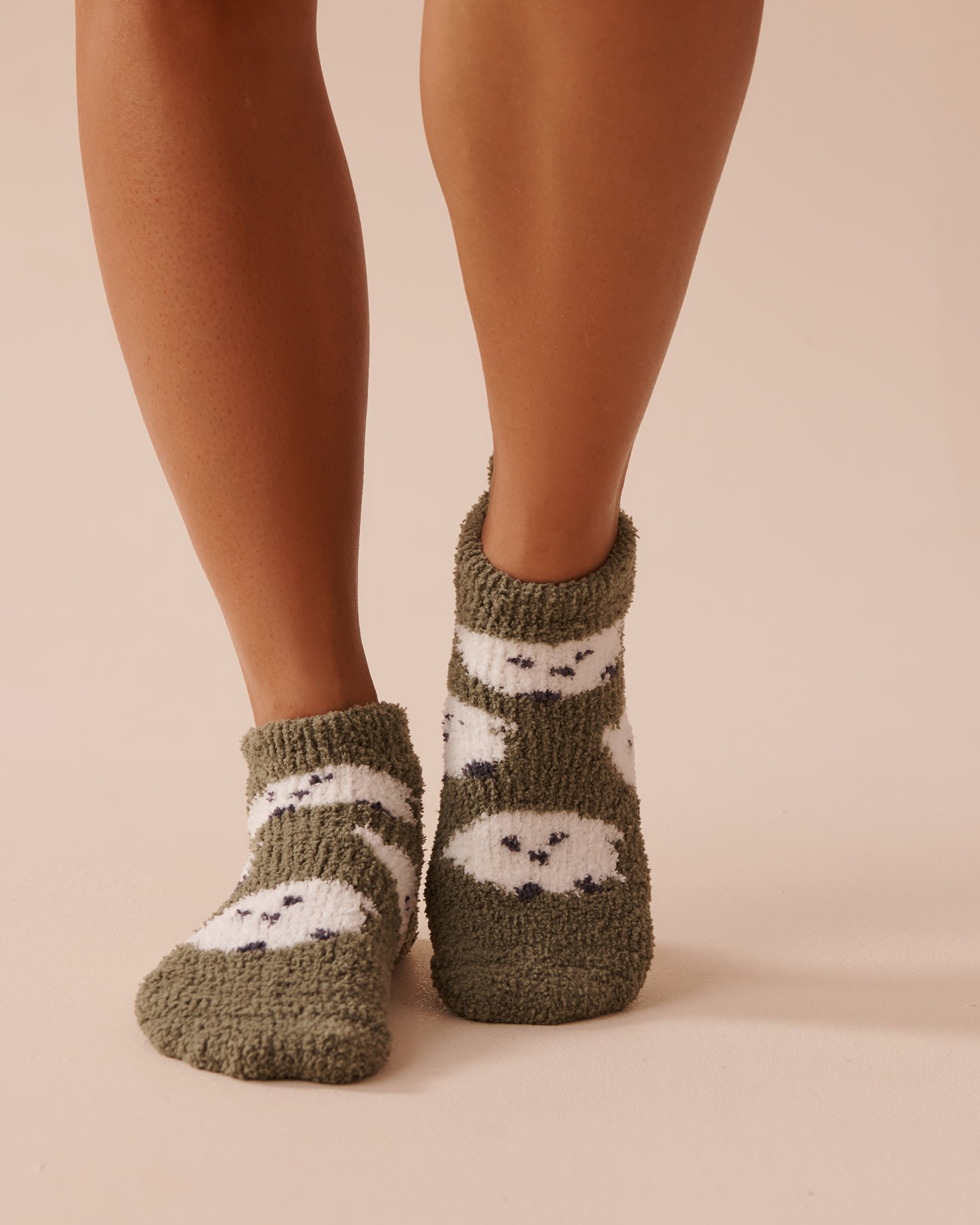 LA VIE EN ROSE Pompom Soft Plush Socks Sheep Print 40700338 - View1