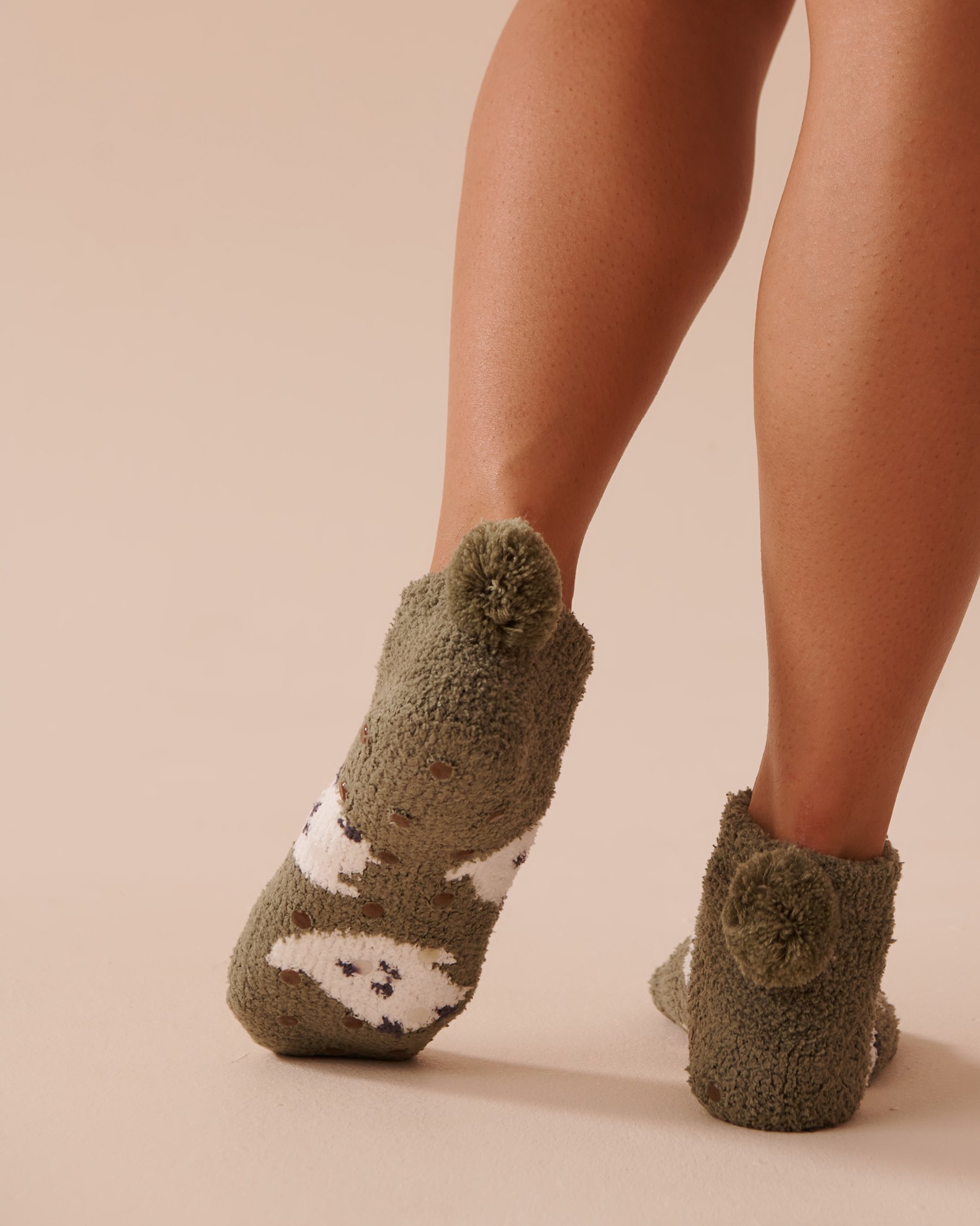 LA VIE EN ROSE Pompom Soft Plush Socks Sheep Print 40700338 - View2