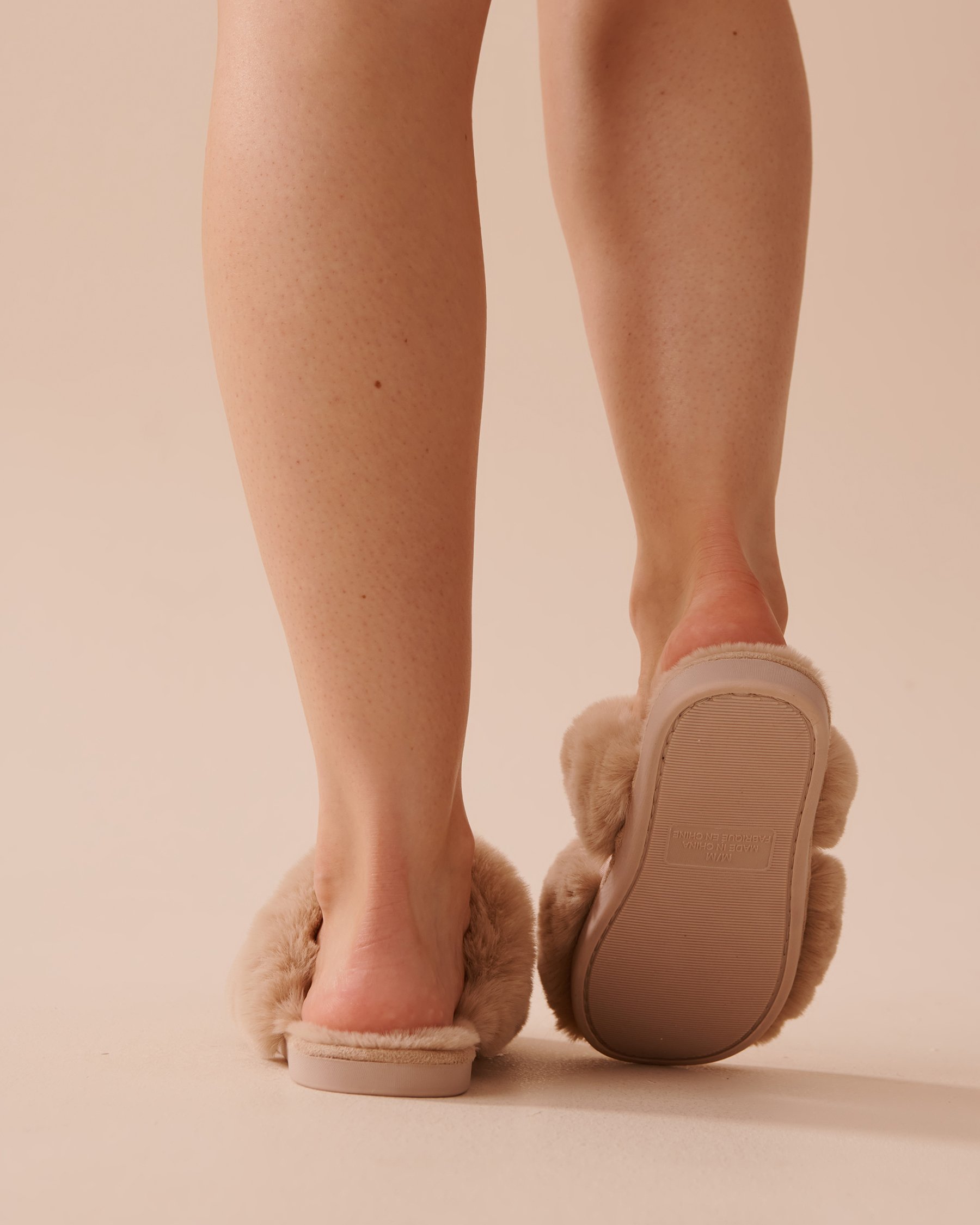 LA VIE EN ROSE Faux Fur Crossed Slippers Cream 40700335 - View2
