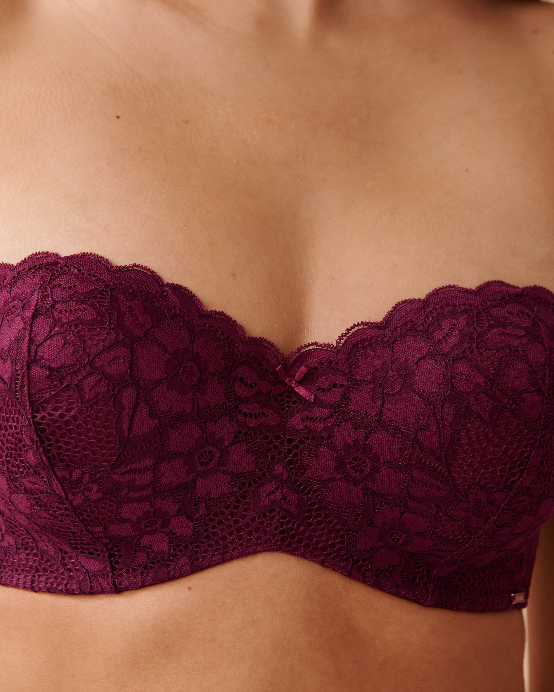LA VIE EN ROSE Lightly Lined Memory Foam Strapless Bra Plum 10200401 - View5