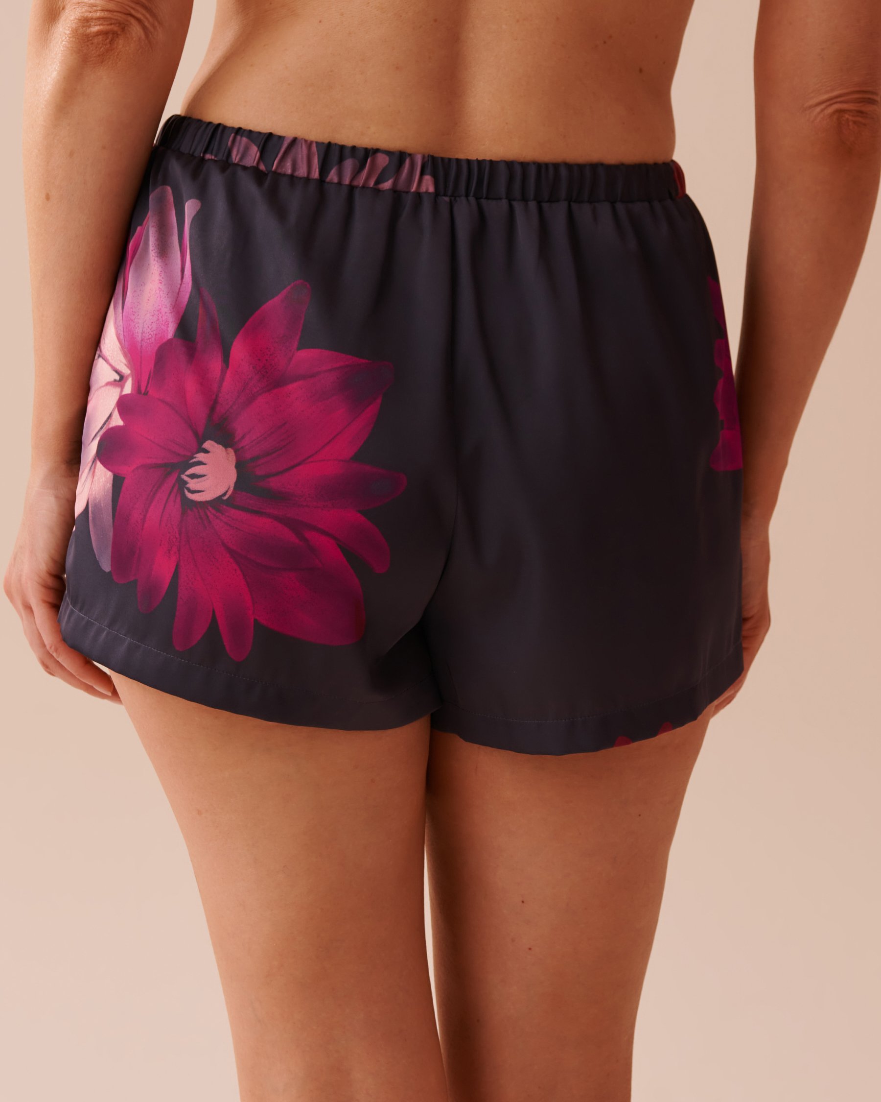LA VIE EN ROSE Floral Print Satin Shorts Secret Garden 60200101 - View2
