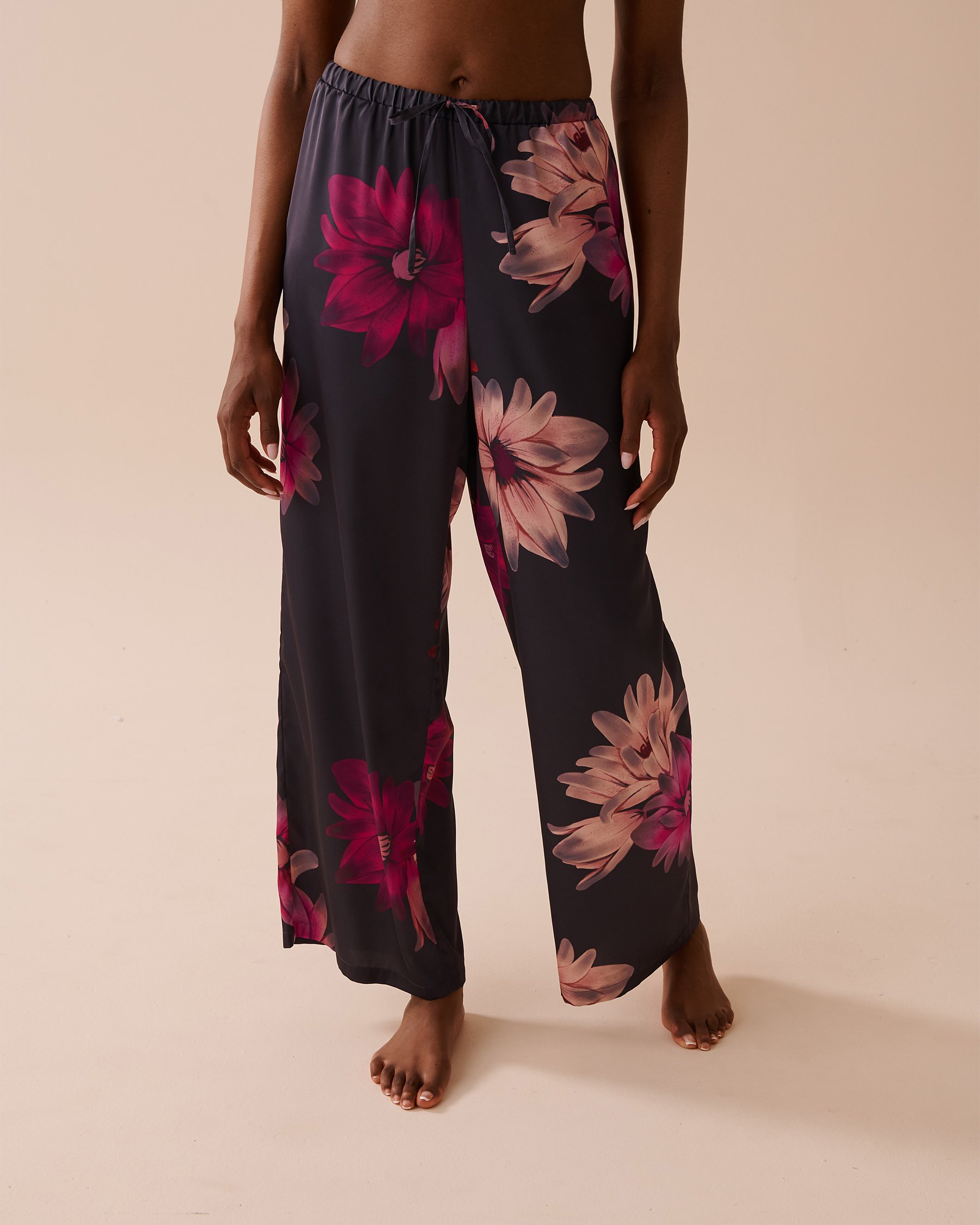LA VIE EN ROSE Floral Print Satin Pants Secret Garden 60200102 - View2