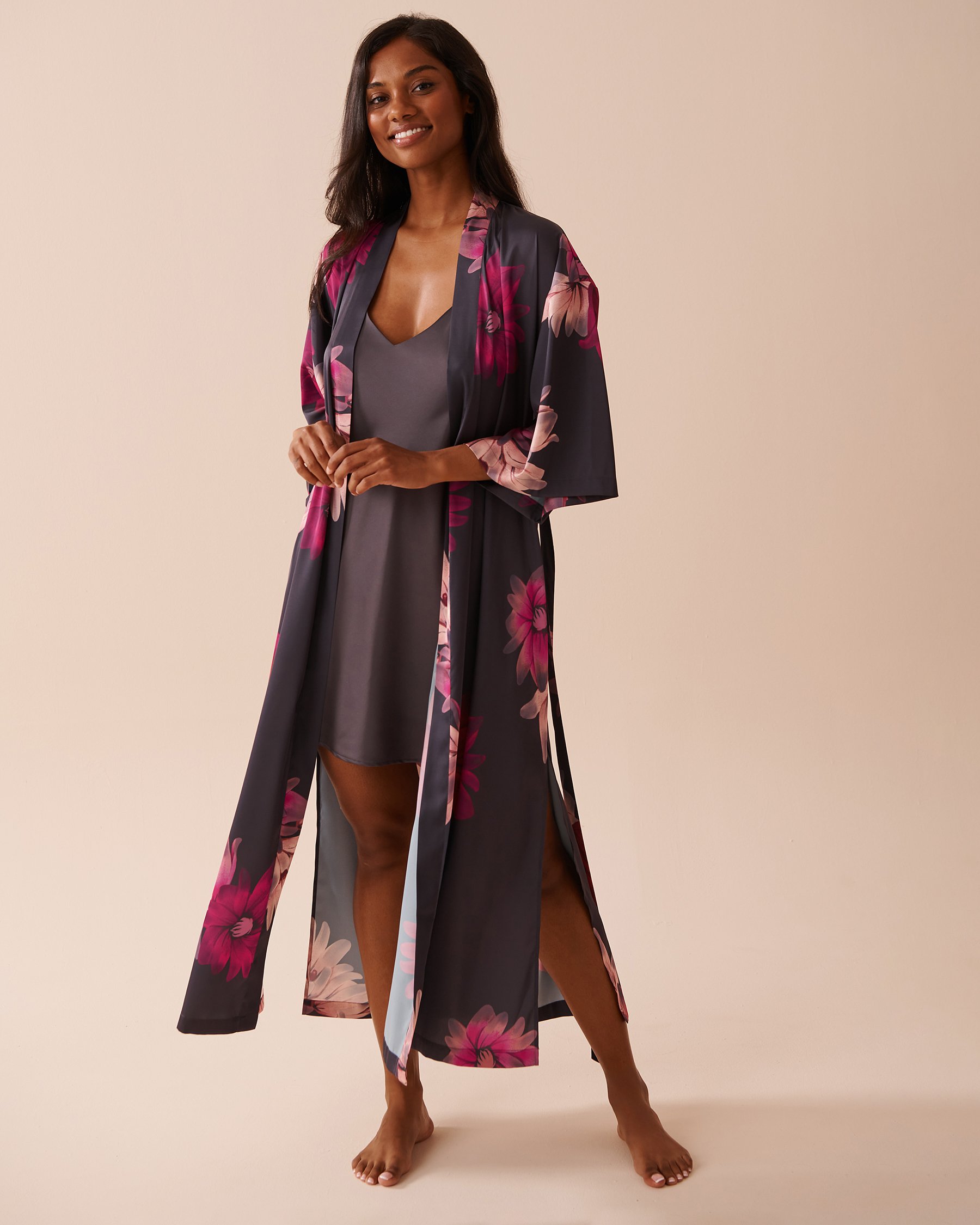 LA VIE EN ROSE Floral Print Long Satin Kimono Secret Garden 60600079 - View1
