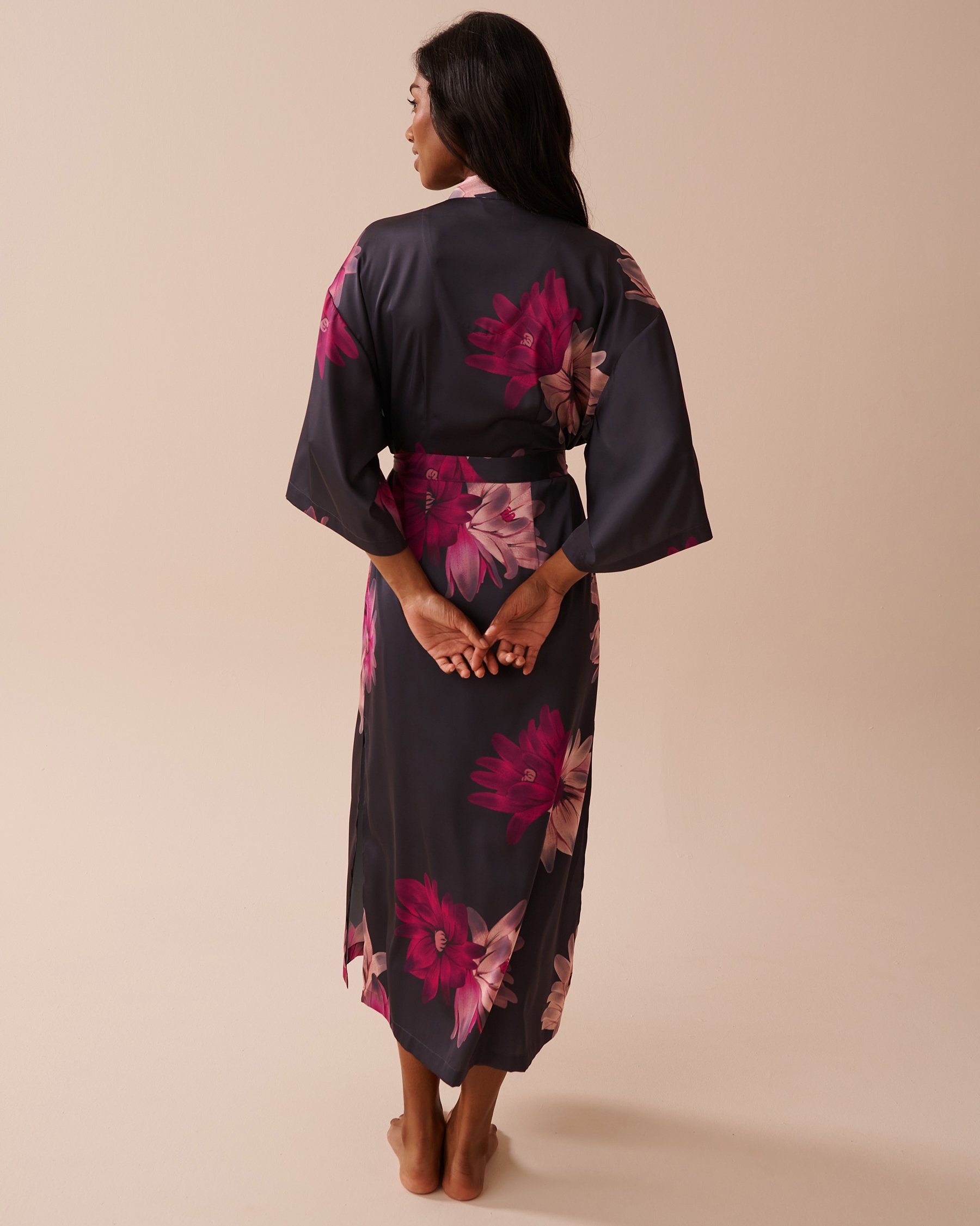 LA VIE EN ROSE Floral Print Long Satin Kimono Secret Garden 60600079 - View3
