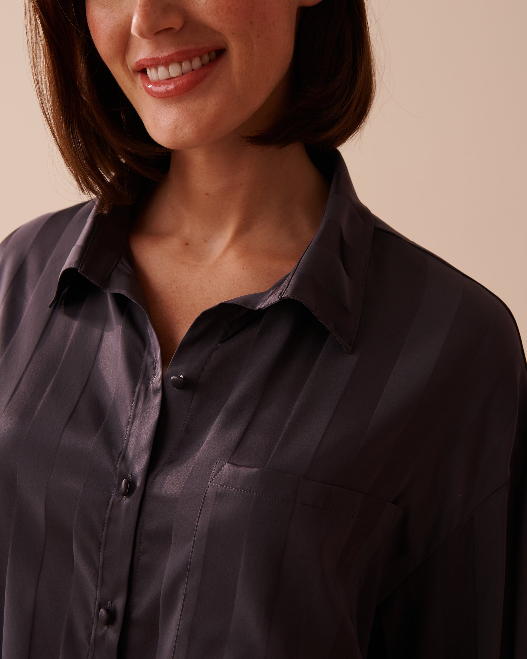 LA VIE EN ROSE Ensemble pyjama en satin jacquard à rayures Anthracite 60400041 - View3