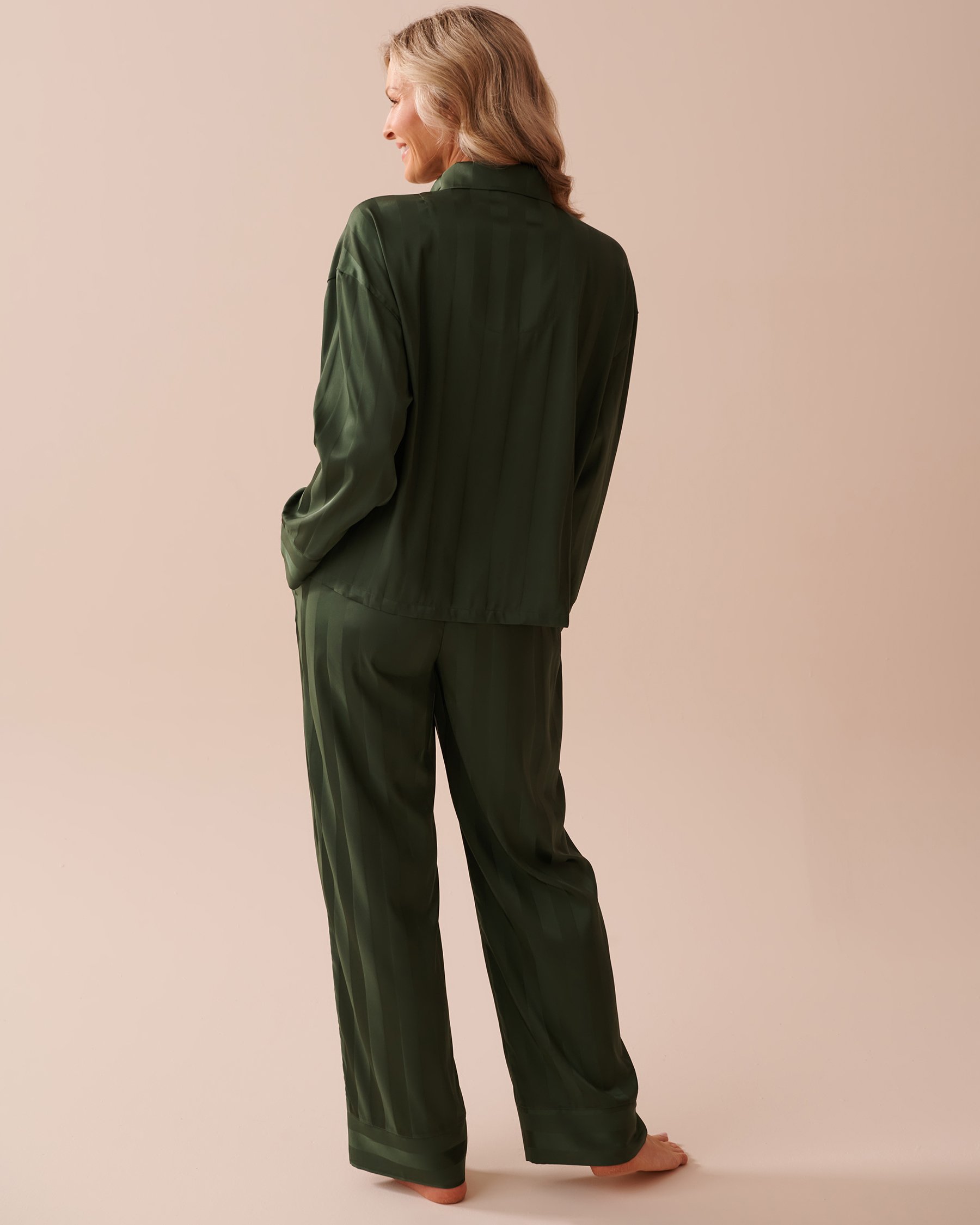 LA VIE EN ROSE Jacquard Stripe Satin Pajama Set Thyme Green 60400041 - View2