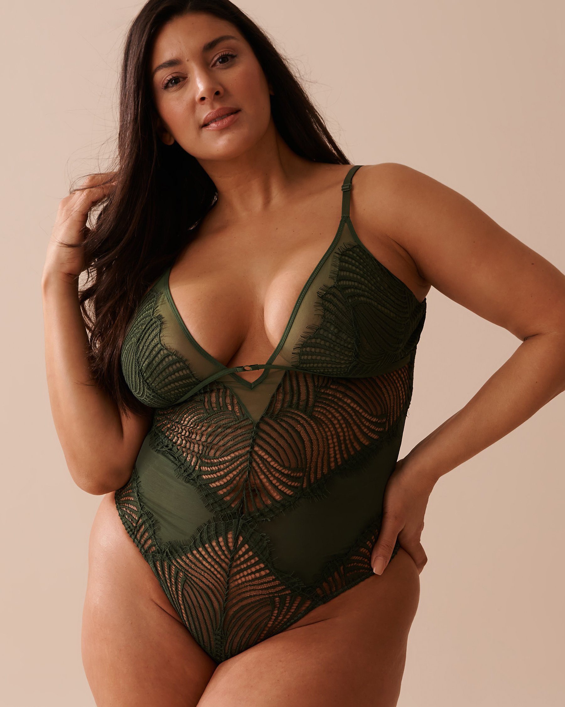LA VIE EN ROSE Lace and Mesh Inserts Plunge Teddy Thyme Green 60300086 - View4