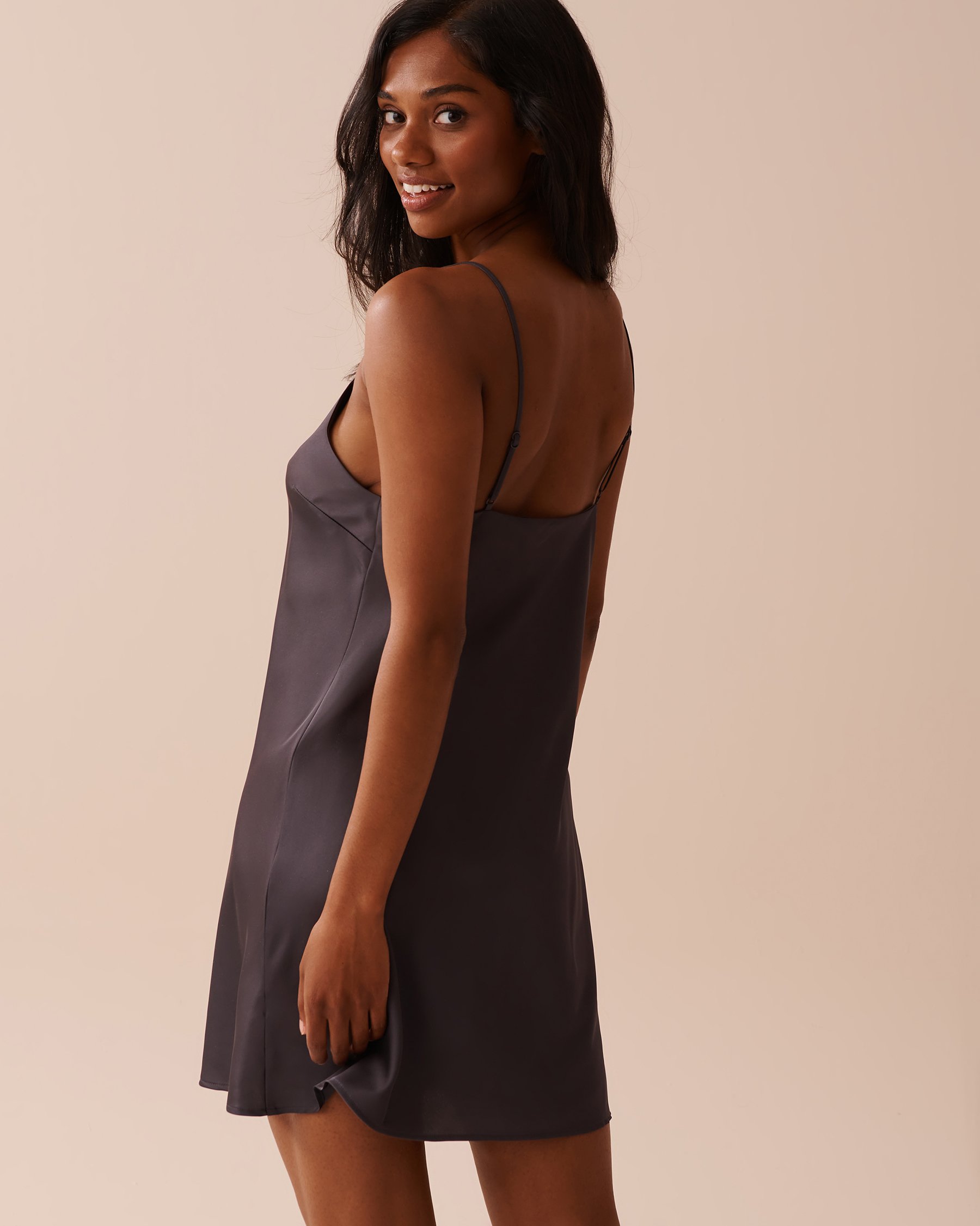 LA VIE EN ROSE Nuisette en satin Anthracite 60500151 - Voir2