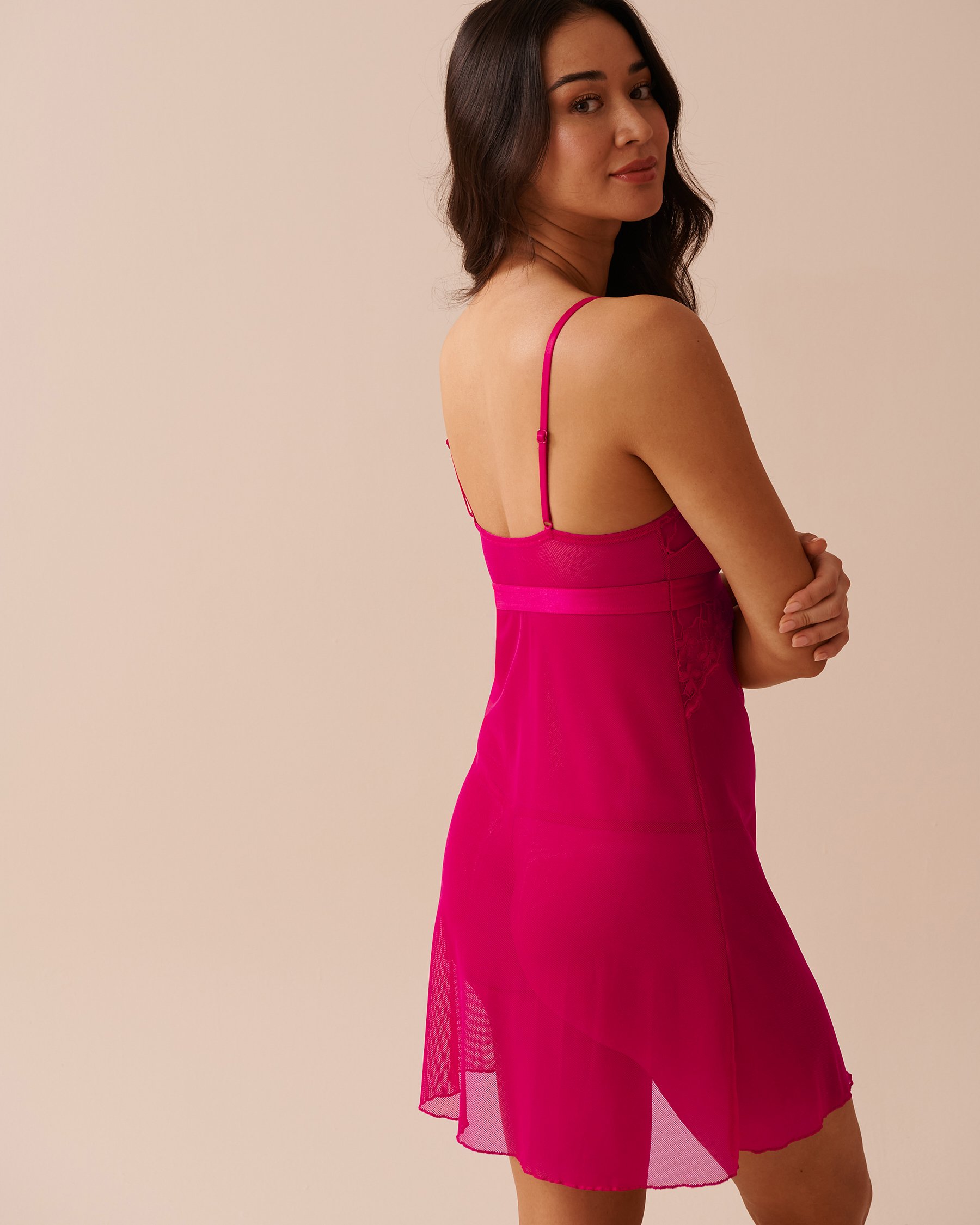 LA VIE EN ROSE Nuisette en résille et dentelle festonnée Rouge framboise 60500155 - View5