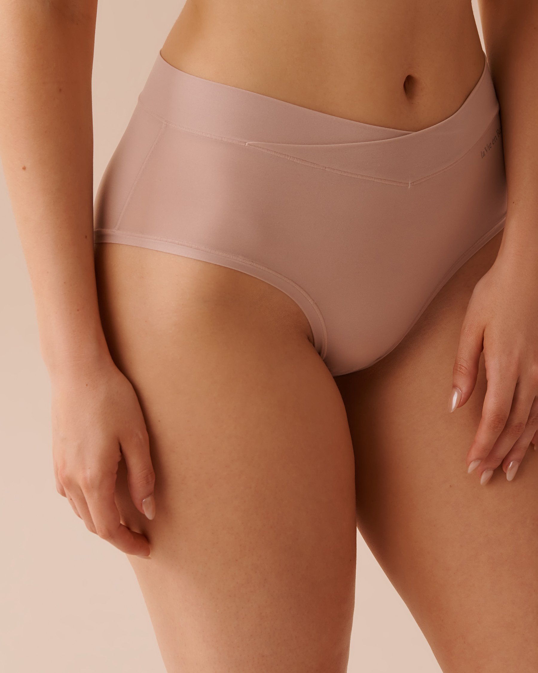 LA VIE EN ROSE Perfect Fit High Waist Bikini Panty Taupe 20200501 - View1