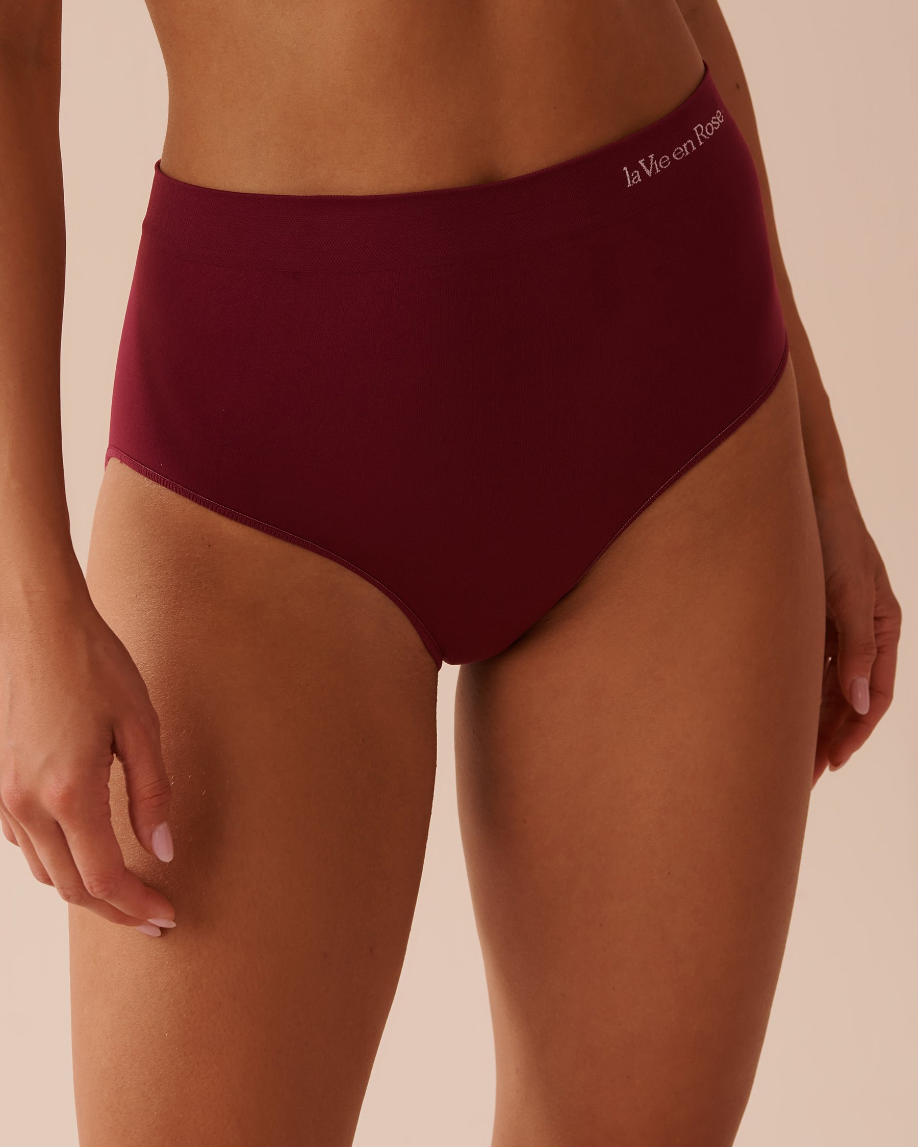 LA VIE EN ROSE Seamless Fabric High Waist Bikini Panty Plum 20200511 - View1