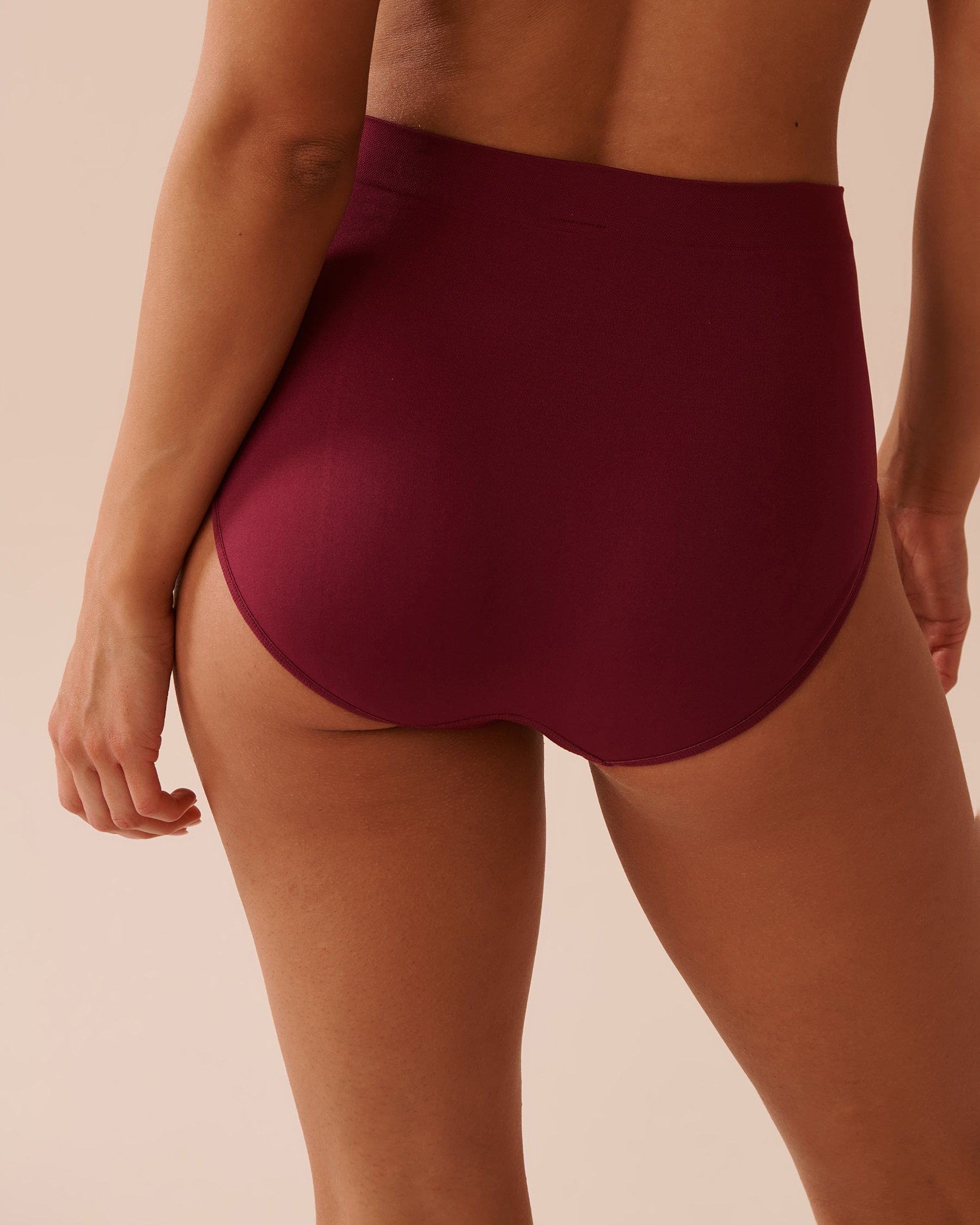 LA VIE EN ROSE Seamless Fabric High Waist Bikini Panty Plum 20200511 - View2