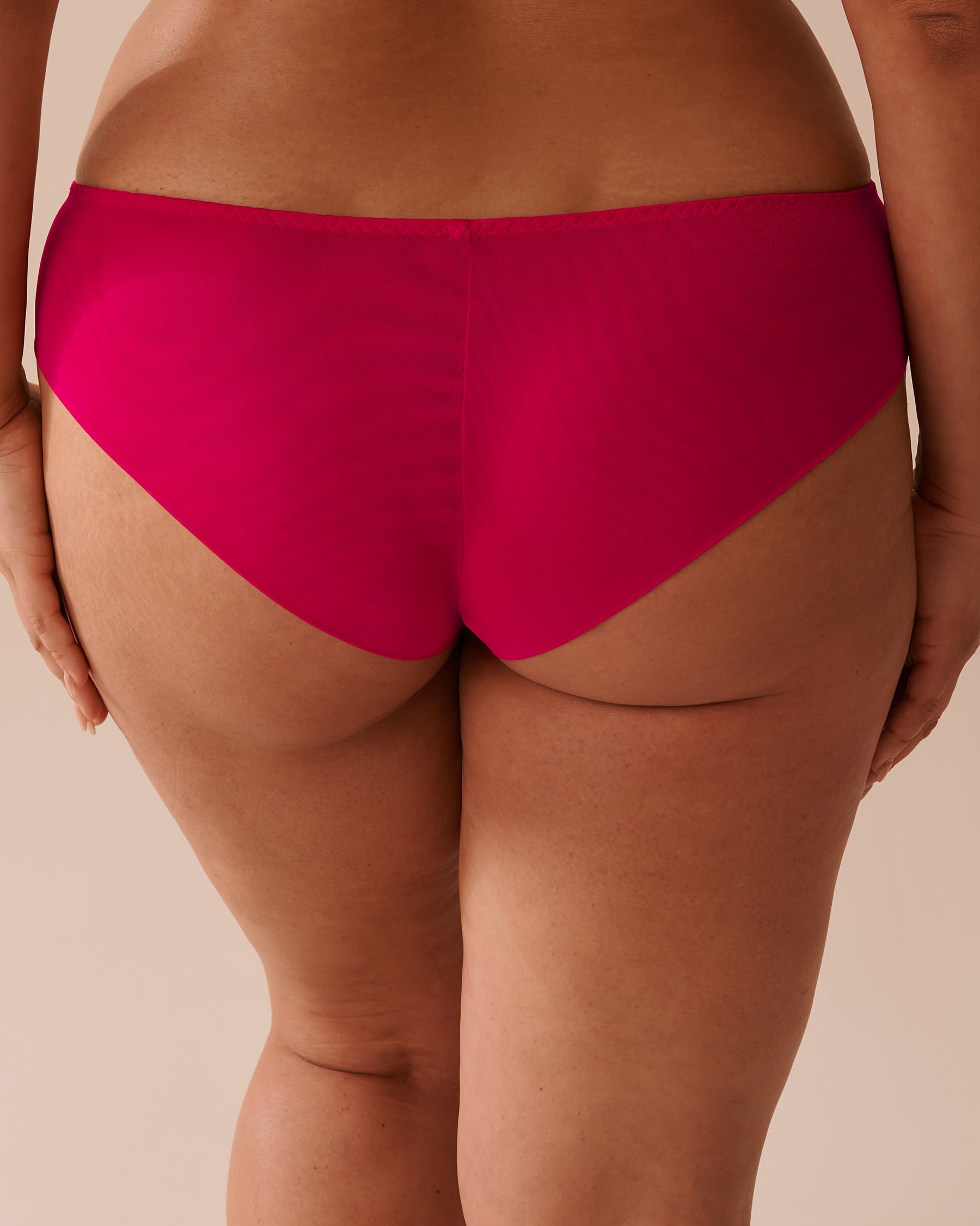 LA VIE EN ROSE Culotte cheeky en dentelle et résille Rouge framboise 20300327 - View5