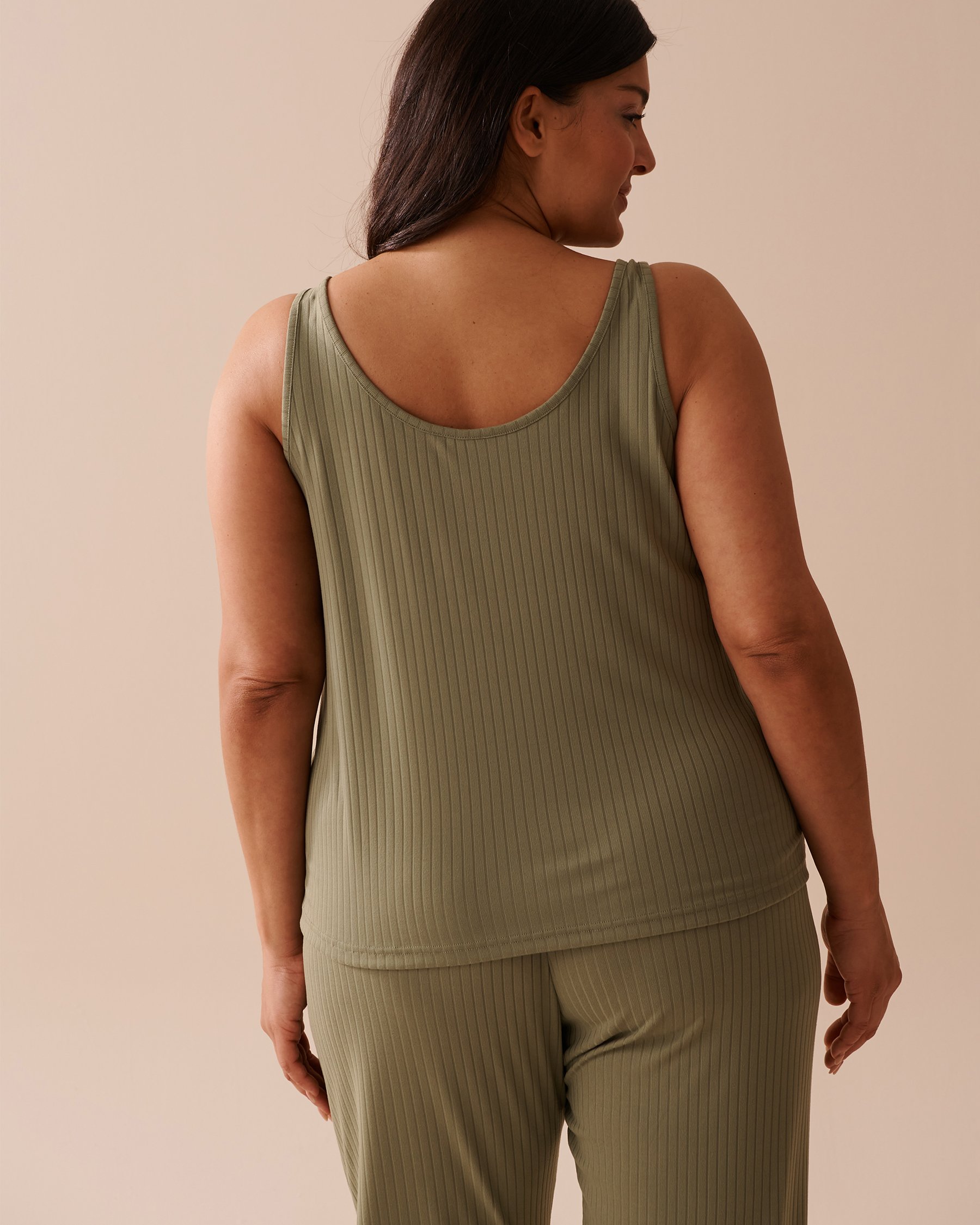 LA VIE EN ROSE Camisole en jersey côtelé imprimé mouton Vert olive 40100592 - View2