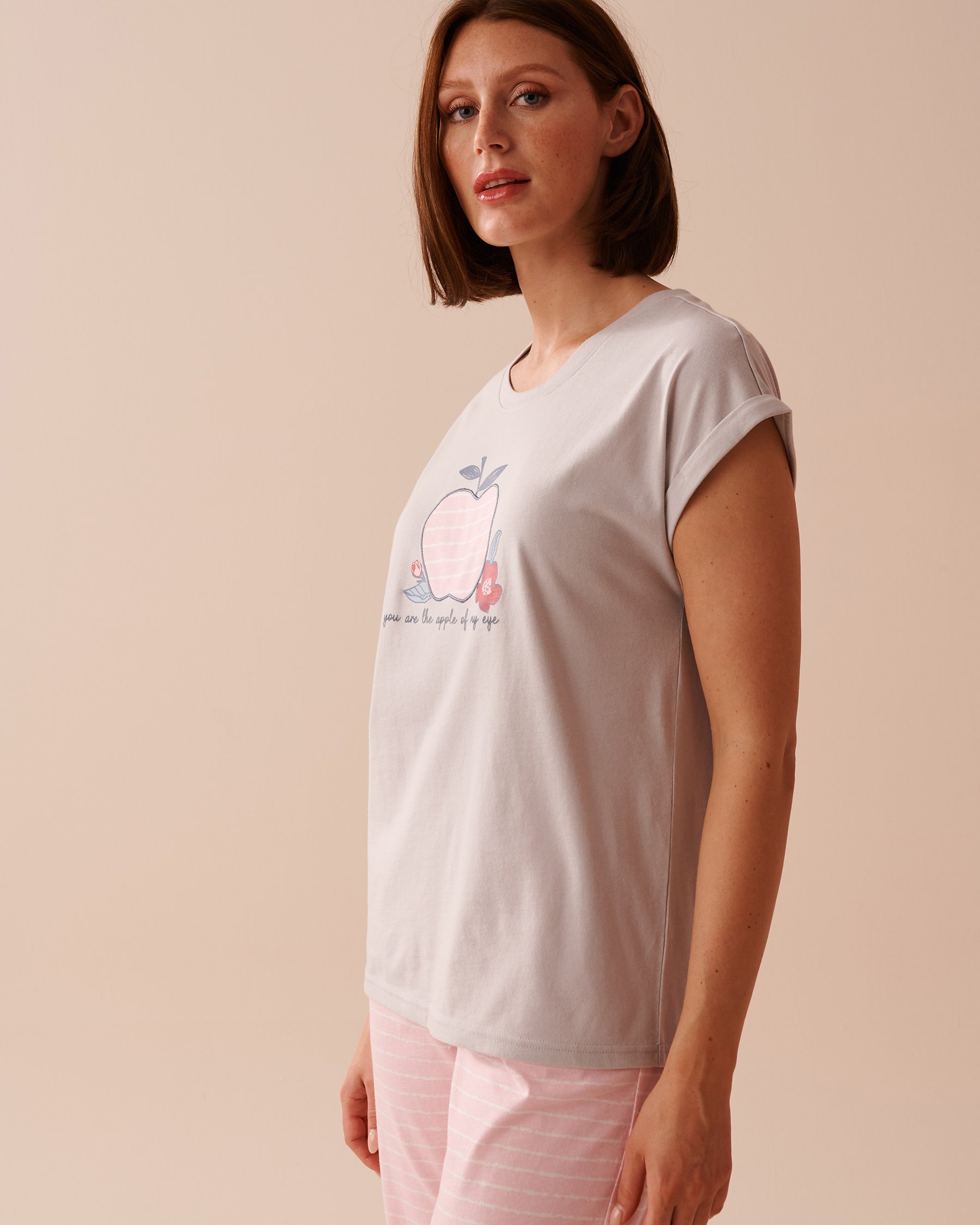 LA VIE EN ROSE T-shirt col rond en coton à imprimé pomme Gris 40100608 - Voir1