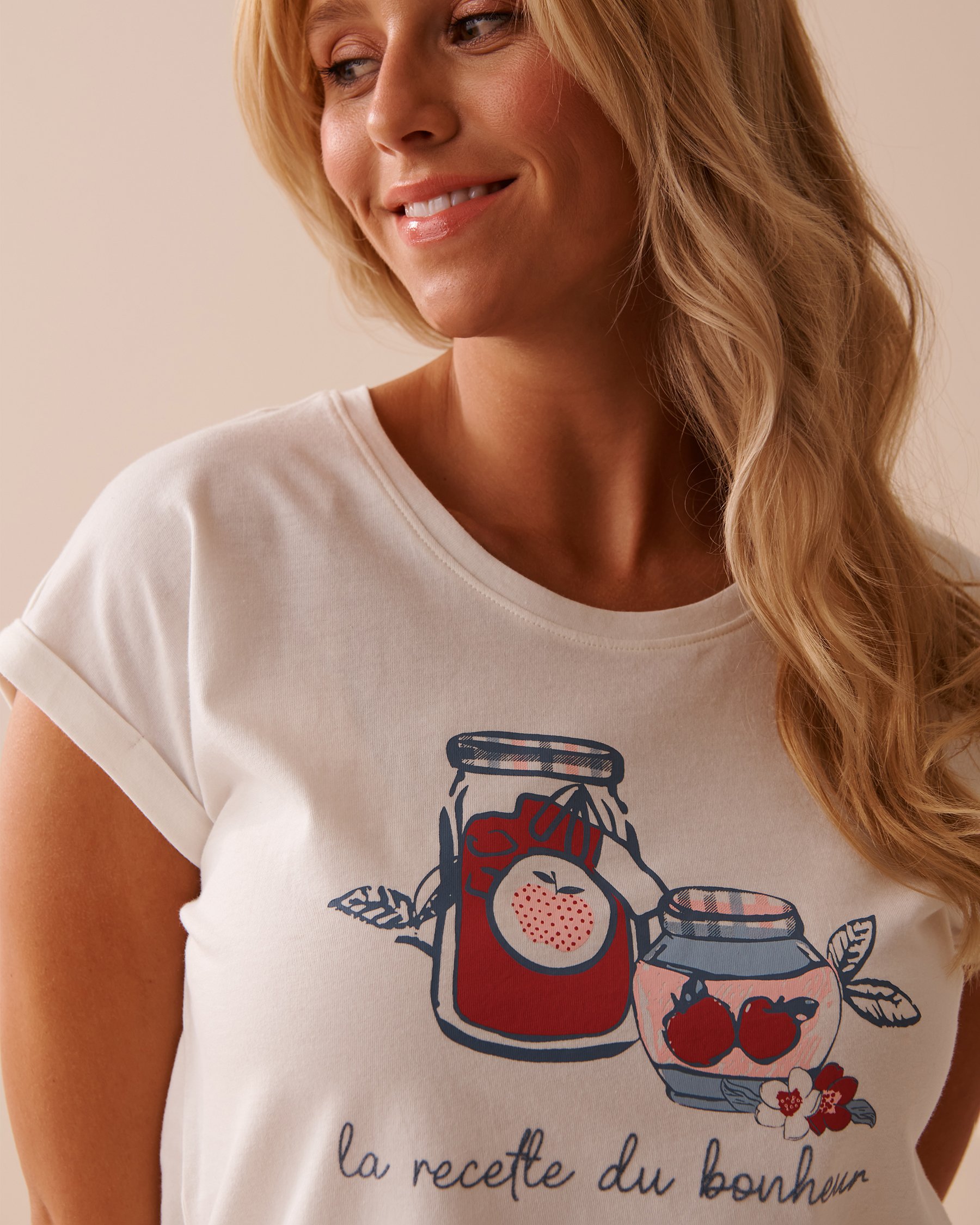 LA VIE EN ROSE Apple Print Cotton Crew Neck T-shirt White 40100608 - View3