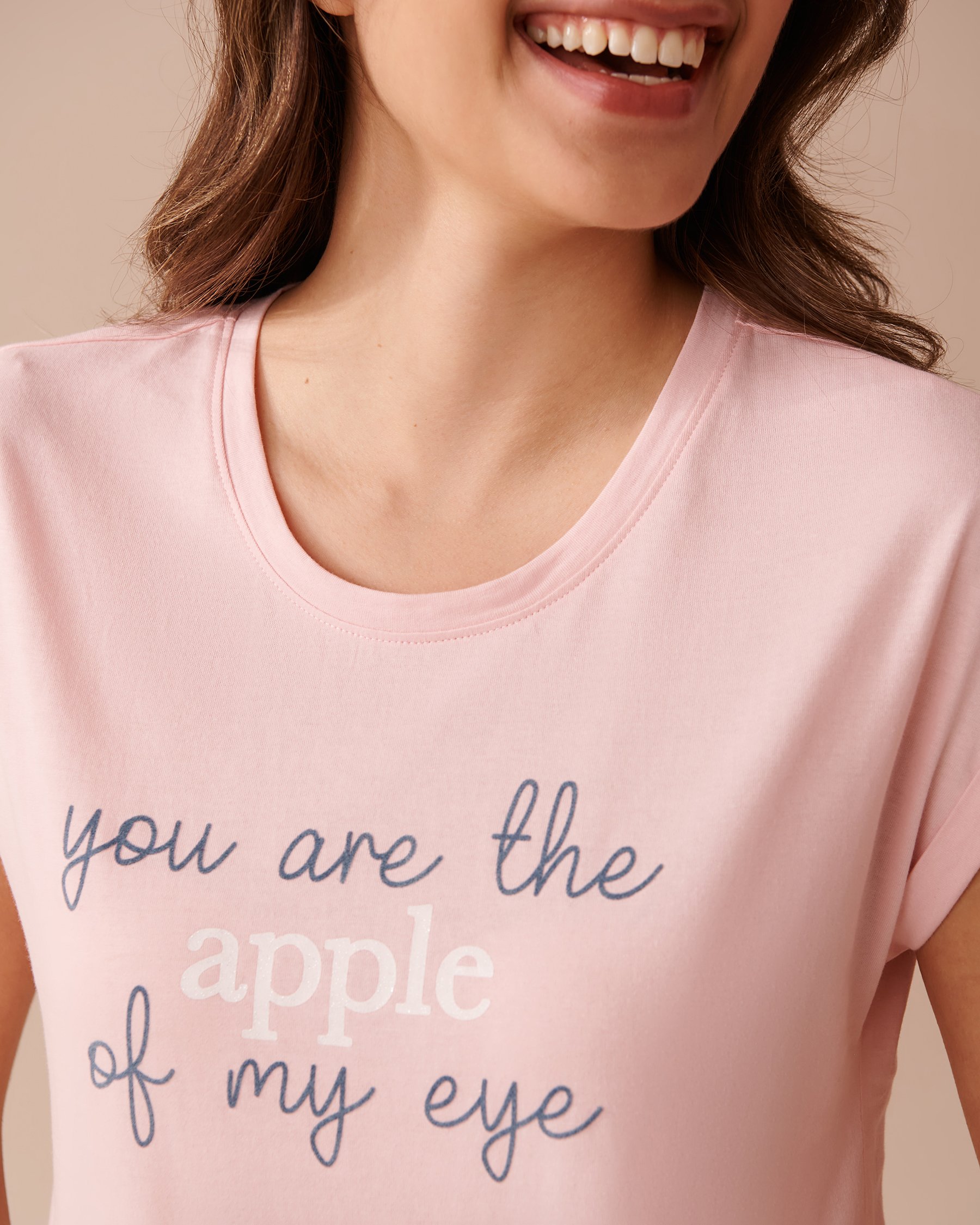 LA VIE EN ROSE T-shirt col rond en coton à imprimé pomme Rose pâle 40100608 - Voir3