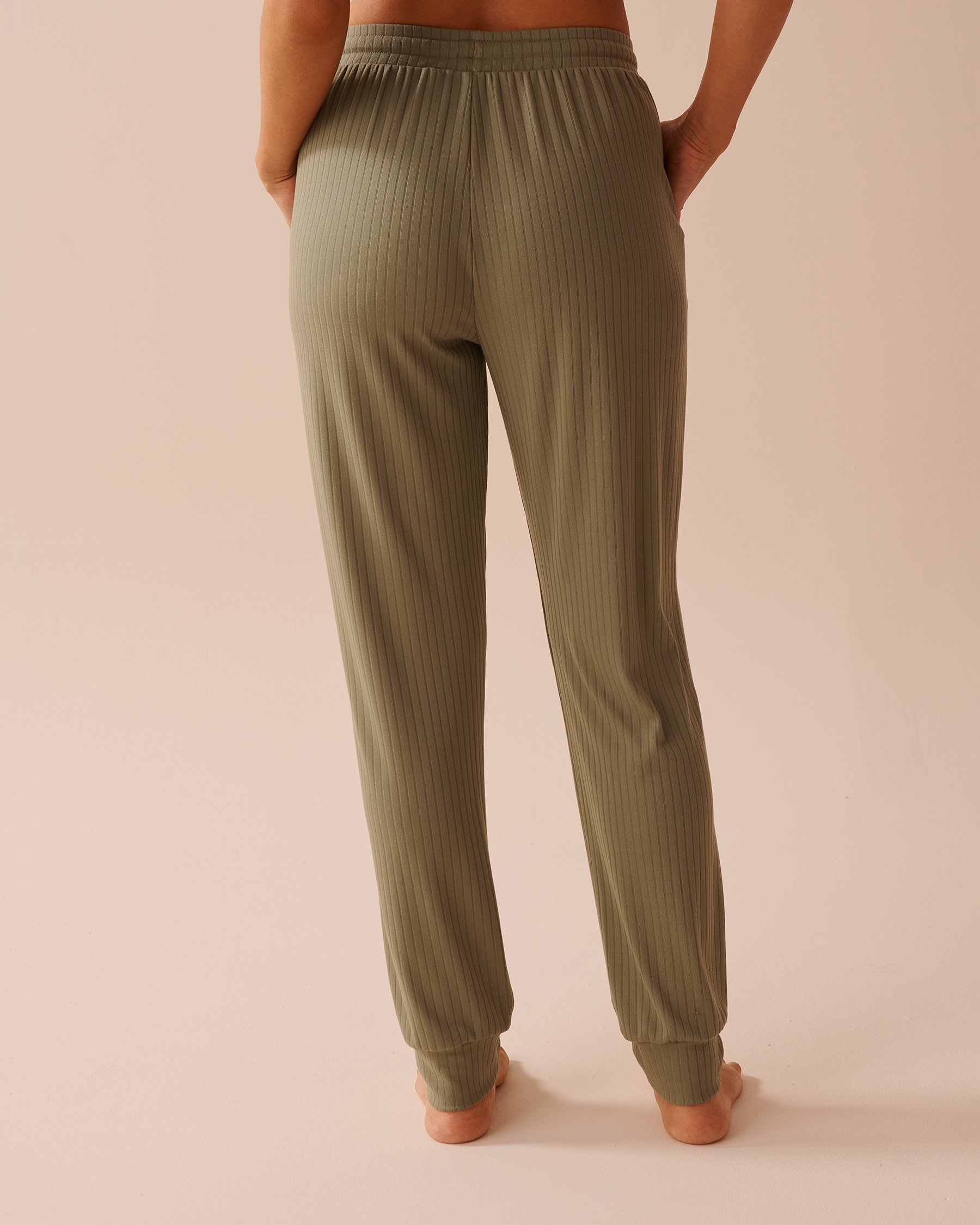 LA VIE EN ROSE Pantalon de pyjama jogger en jersey côtelé Vert olive 40200581 - Voir2