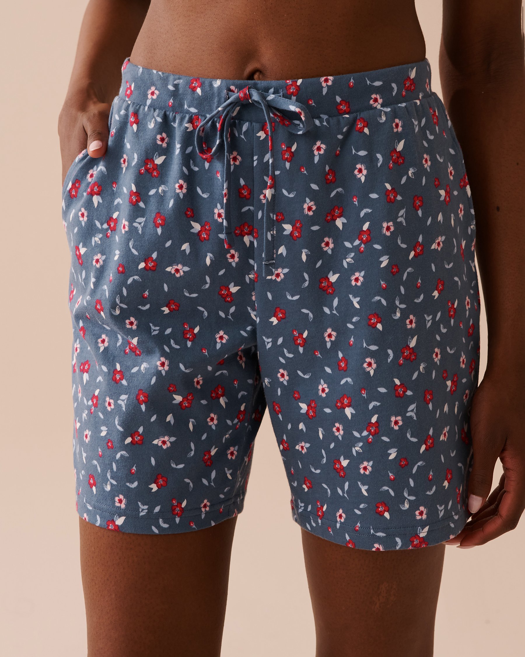 LA VIE EN ROSE Bermuda de pyjama en coton à fleurs Imprimé bleu à fleurs 40200599 - Voir1