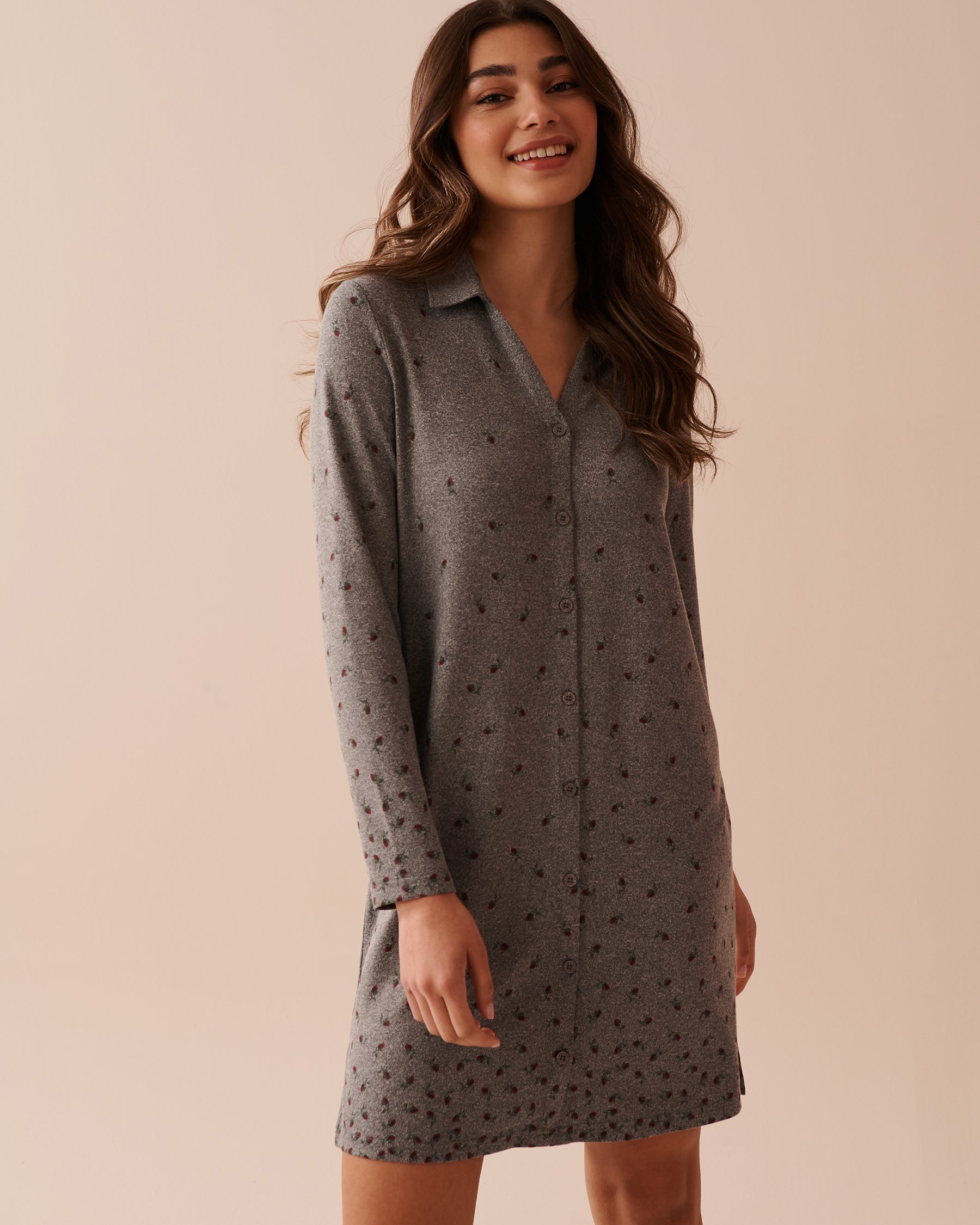 LA VIE EN ROSE Chemise de nuit en fibres recyclées imprimé roses Petites roses 40500372 - Voir1