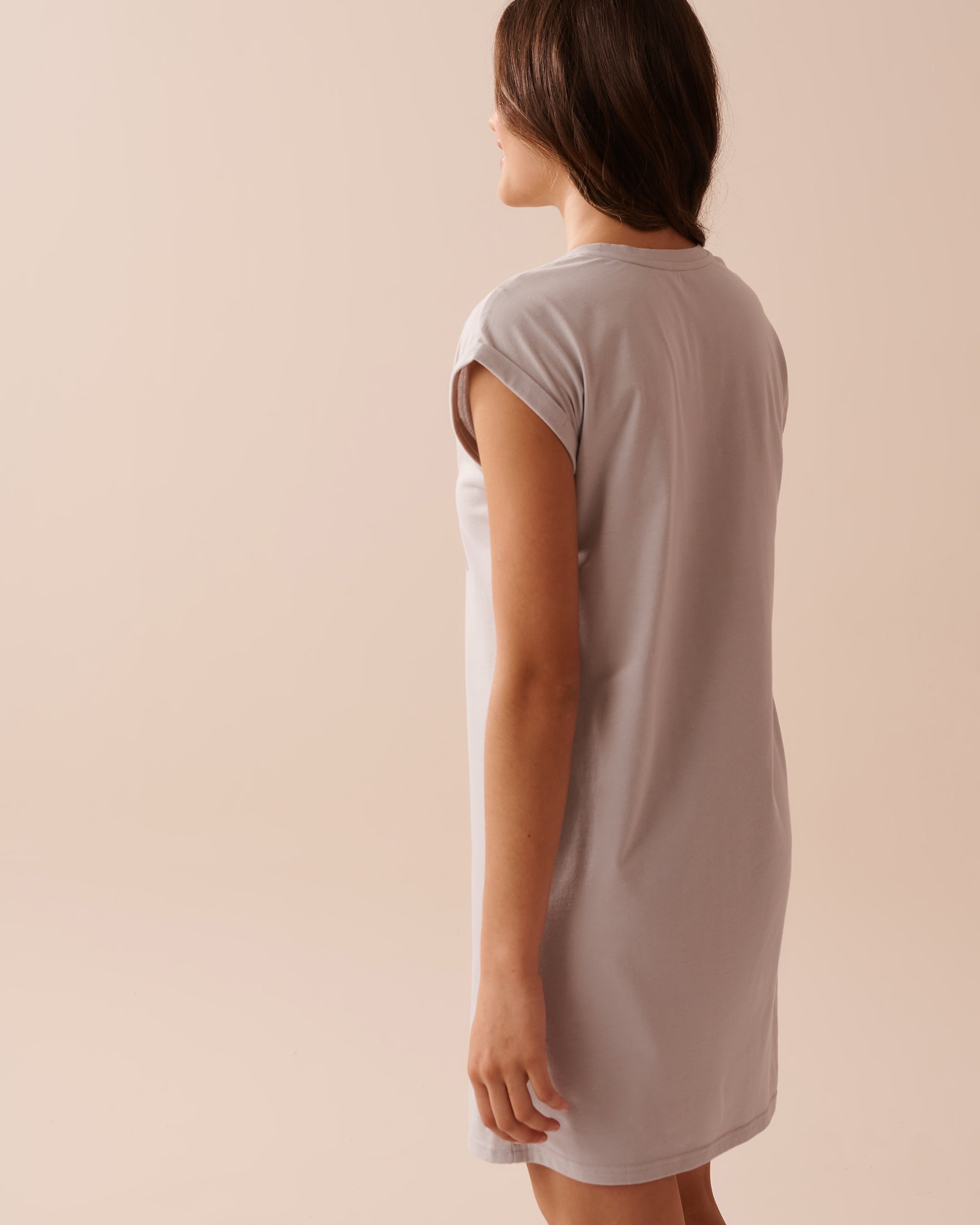 LA VIE EN ROSE Chemise de nuit manches courtes en coton à imprimé pomme Gris 40500374 - Voir2