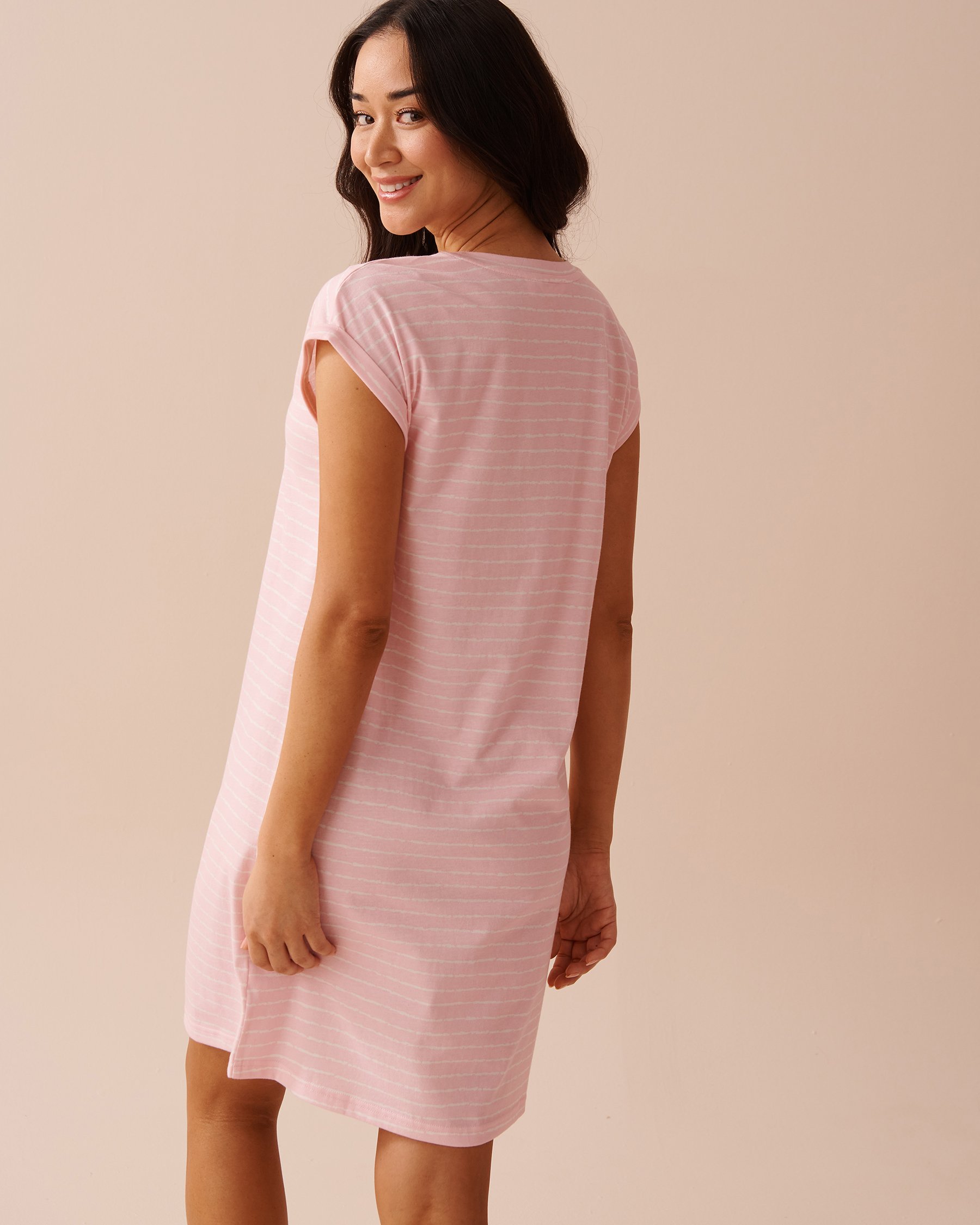 LA VIE EN ROSE Chemise de nuit manches courtes en coton à imprimé pomme Rayures roses et blanches 40500374 - Voir2