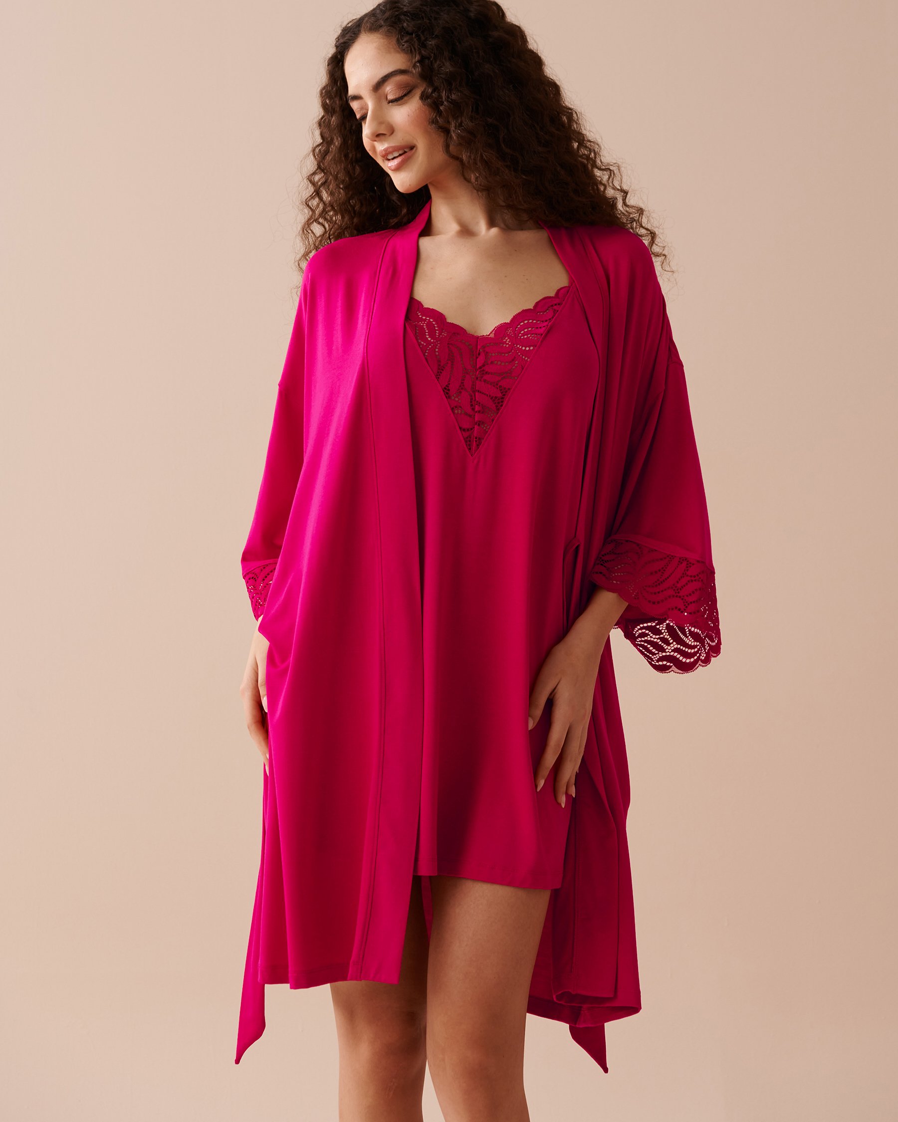 LA VIE EN ROSE Kimono en modal avec détails en dentelle Rouge framboise 40600177 - View1