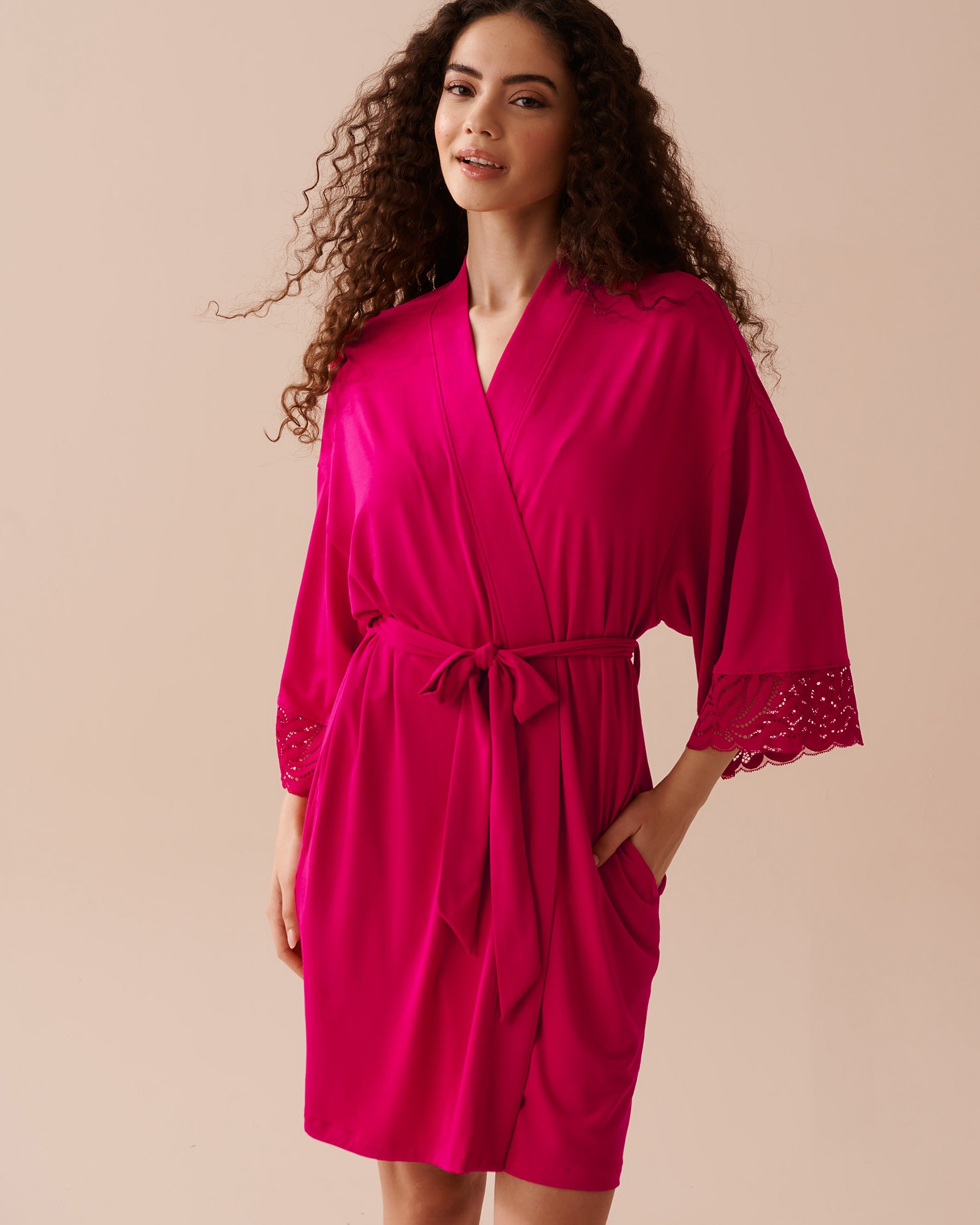 LA VIE EN ROSE Kimono en modal avec détails en dentelle Rouge framboise 40600177 - View4
