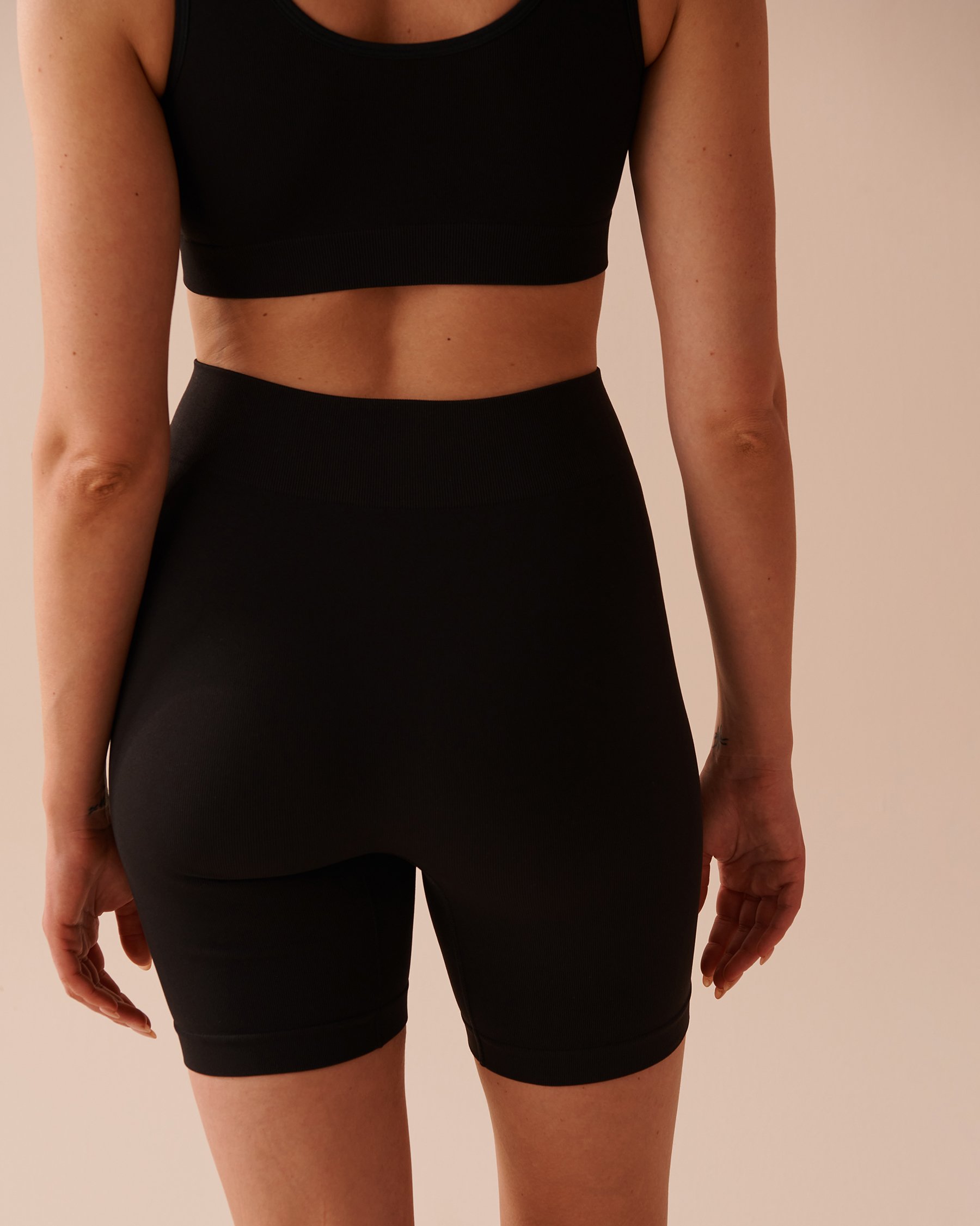 LA VIE EN ROSE Short taille haute en tissu sans coutures Noir 50200078 - Voir2