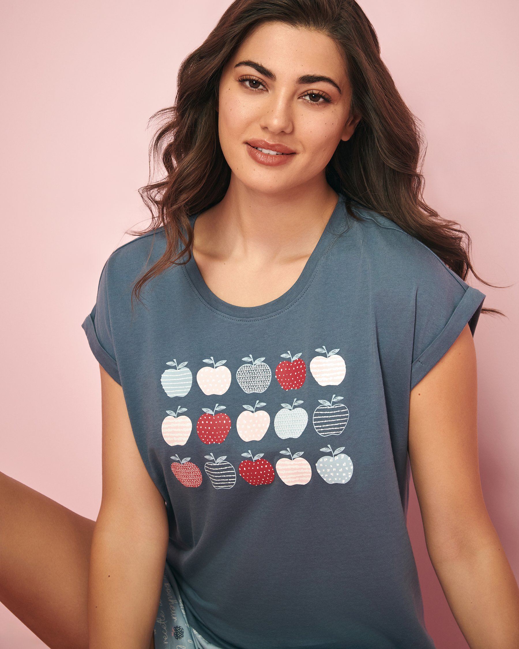 LA VIE EN ROSE Apple Print Cotton Crew Neck T-shirt Misty Blue 40100608 - View1