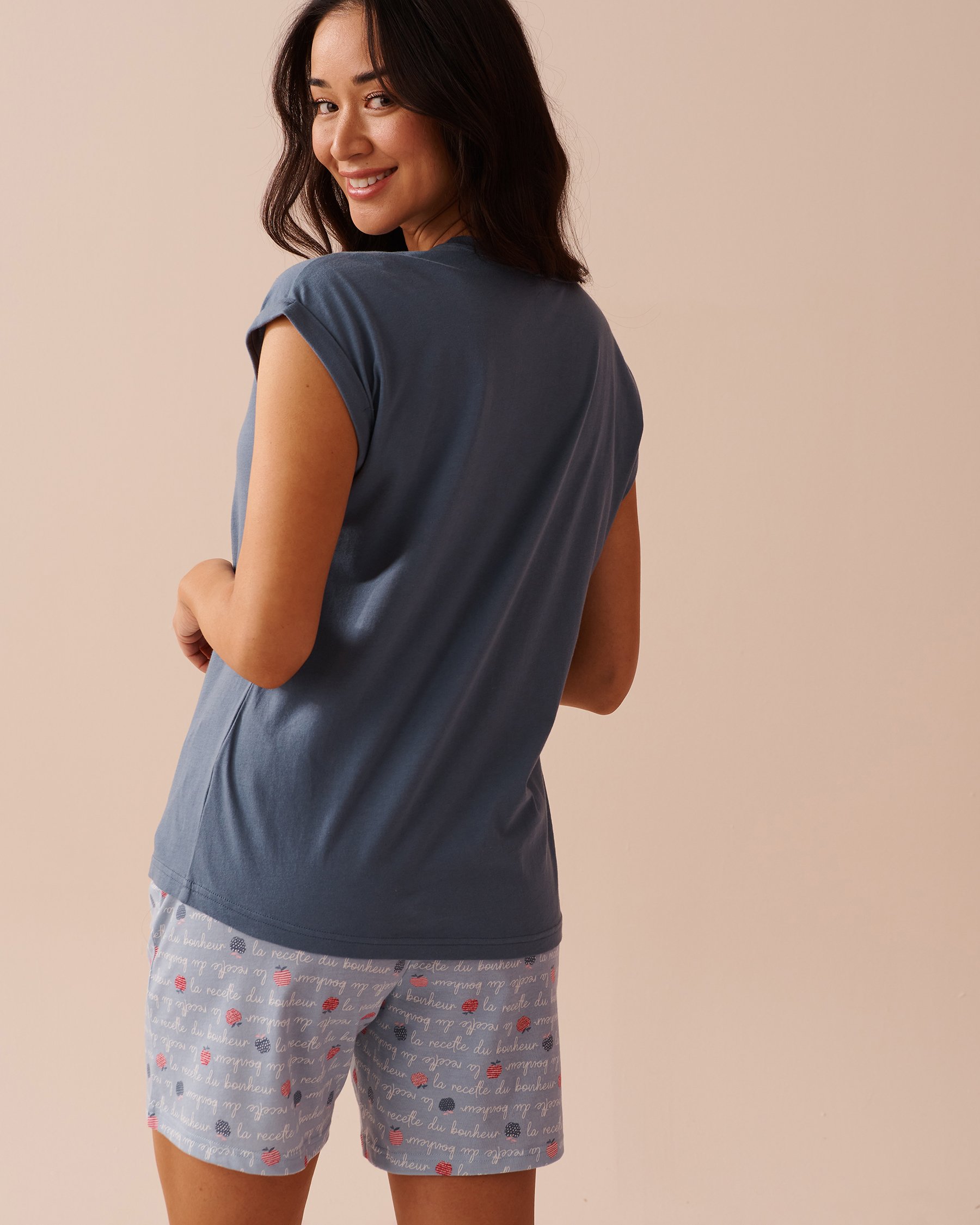 LA VIE EN ROSE Apple Print Cotton Crew Neck T-shirt Misty Blue 40100608 - View2