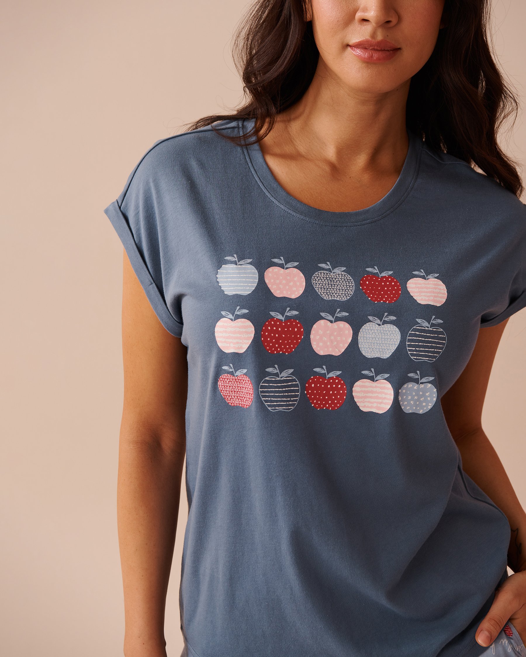 LA VIE EN ROSE Apple Print Cotton Crew Neck T-shirt Misty Blue 40100608 - View3