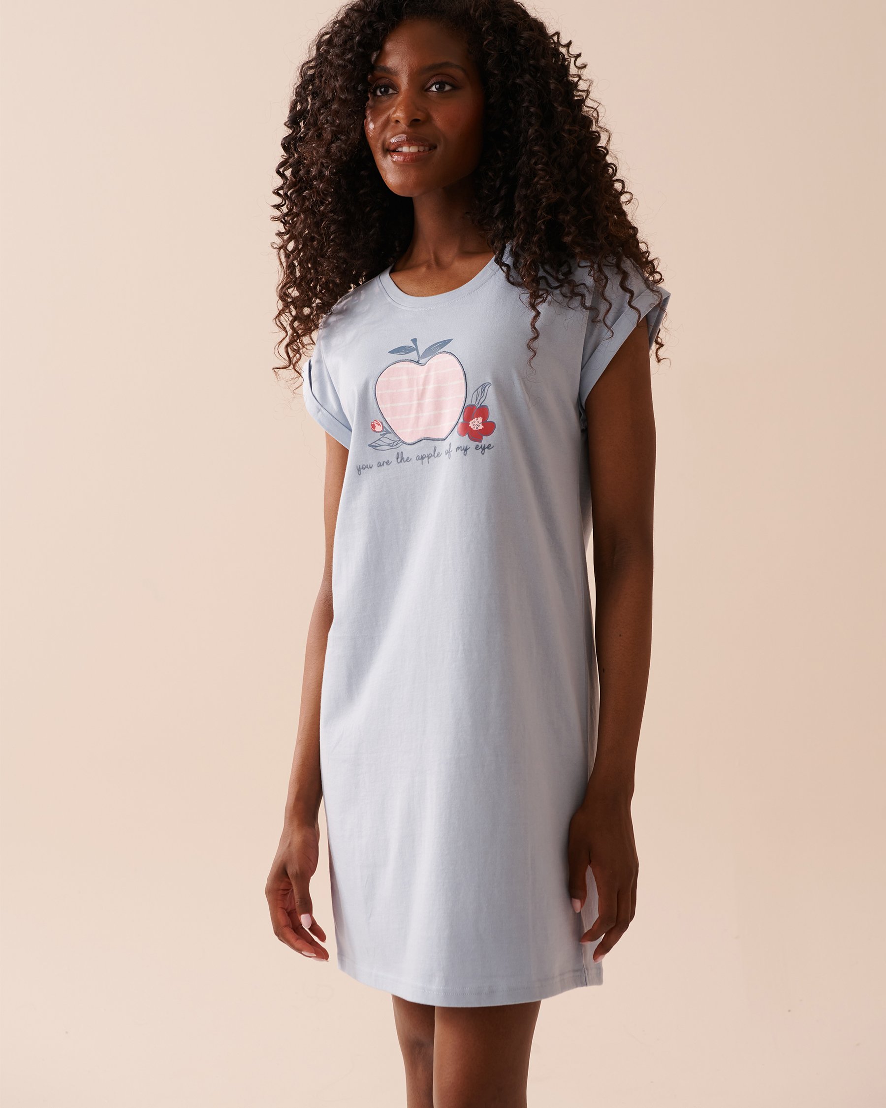 LA VIE EN ROSE Chemise de nuit manches courtes en coton à imprimé pomme Bleu brume 40500374 - View1