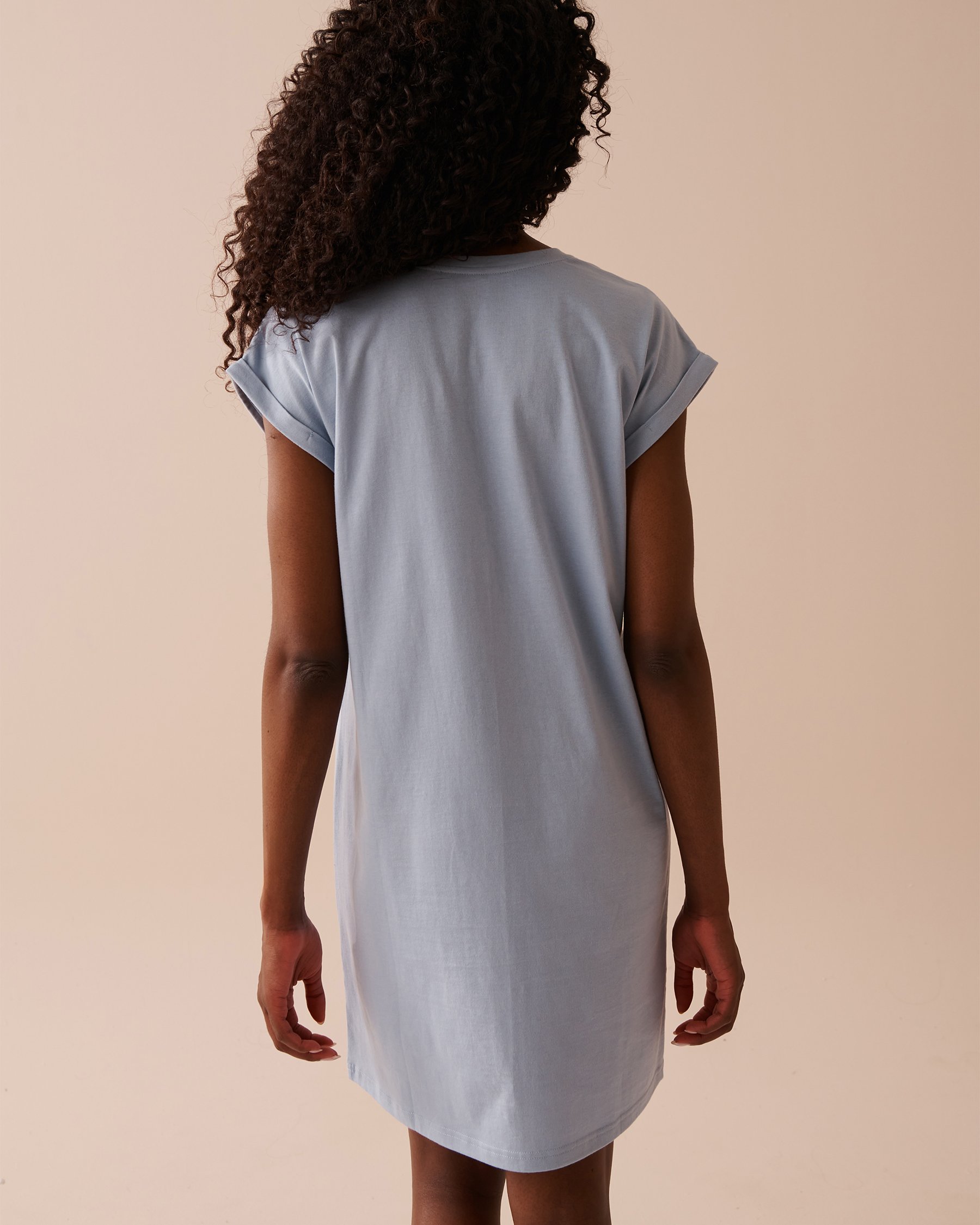 LA VIE EN ROSE Chemise de nuit manches courtes en coton à imprimé pomme Bleu brume 40500374 - View2