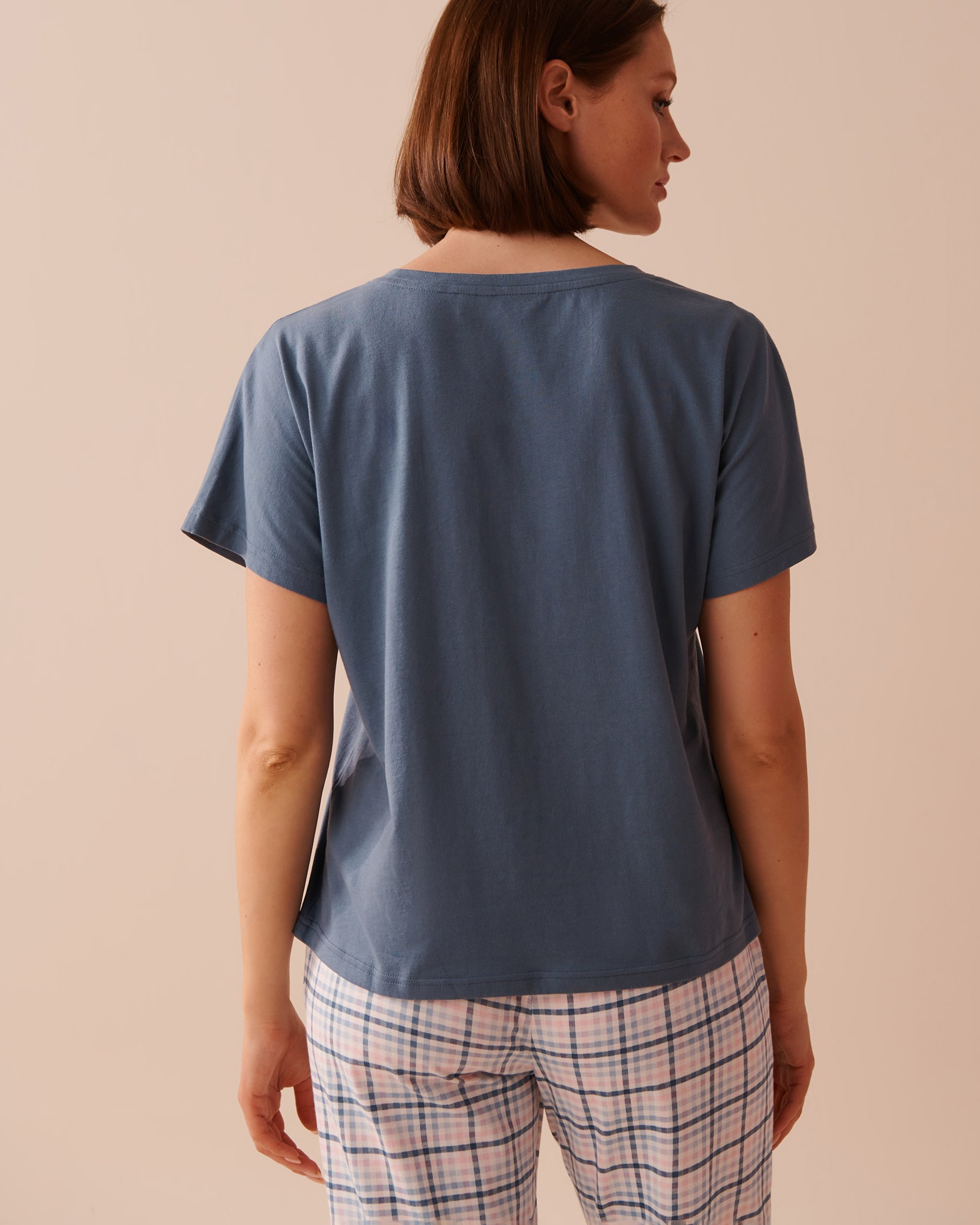 LA VIE EN ROSE Apple Print Cotton V-neck T-shirt Misty Blue 40100609 - View2