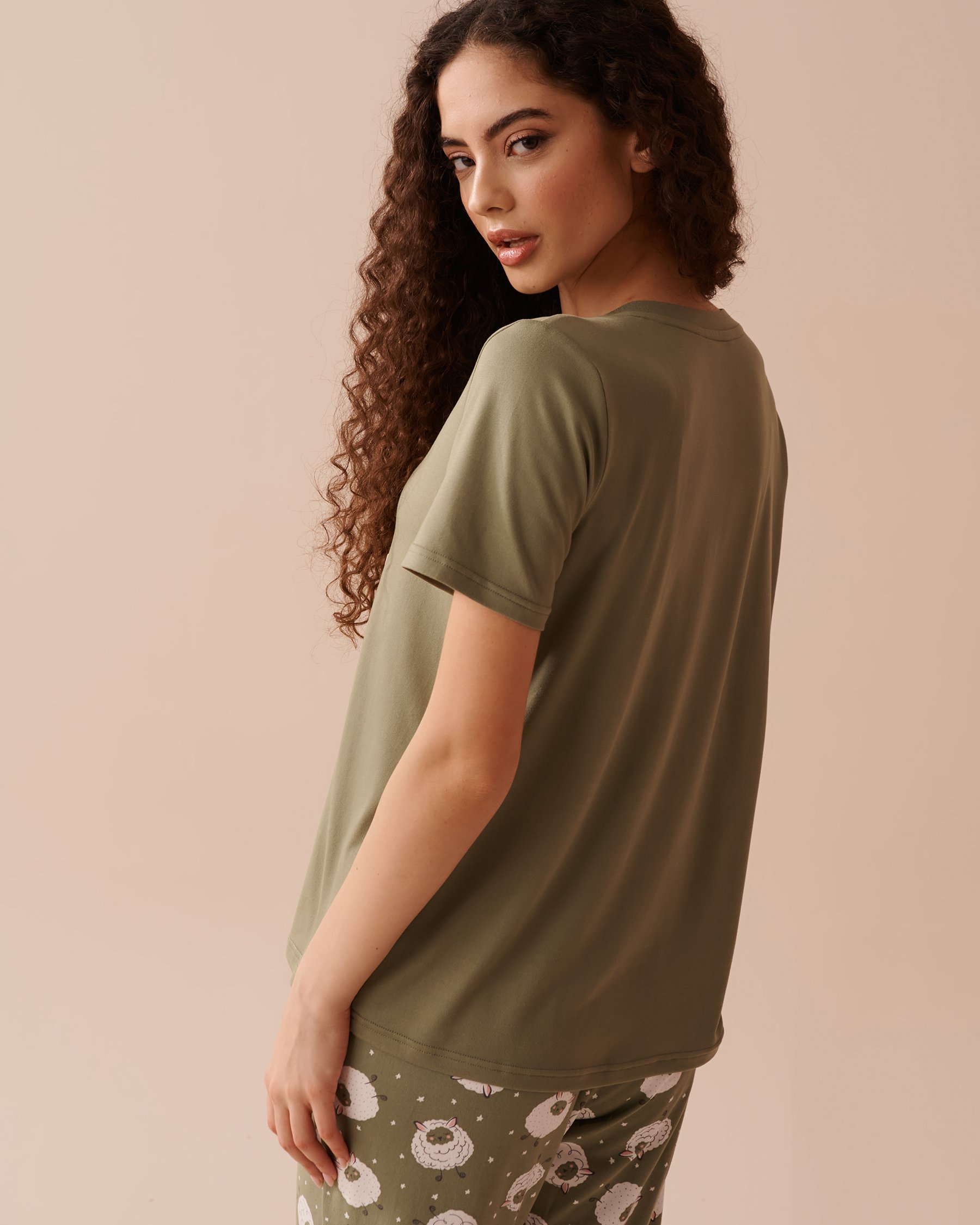 LA VIE EN ROSE Sheep Print Super Soft T-shirt Olive Green 40100601 - View2