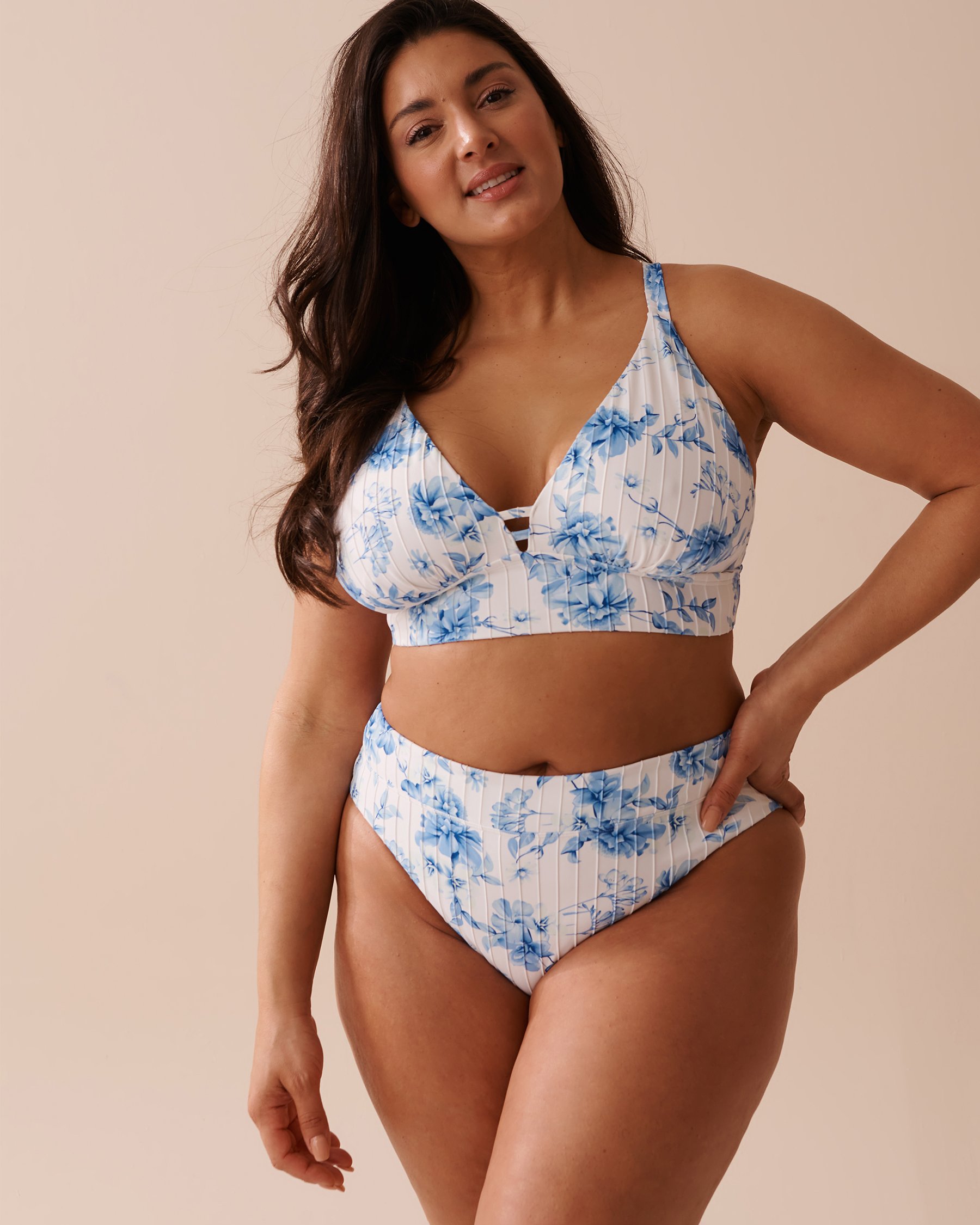 LA VIE EN ROSE AQUA BLUE MEADOW Textured D Cup Long Triangle Bikini Top Blue Meadow 70200134 - View9
