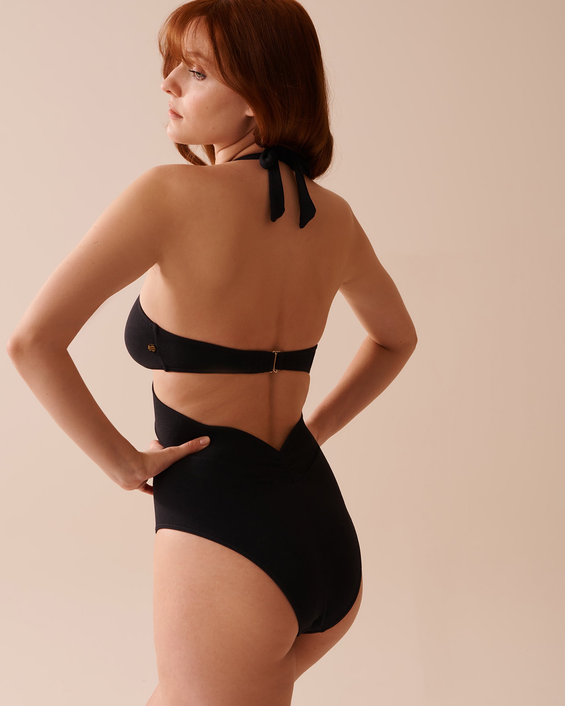 LA VIE EN ROSE AQUA Maillot une-pièce à découpes sur les côtés en fibres recyclées SOLID Noir 70400128 - Voir2