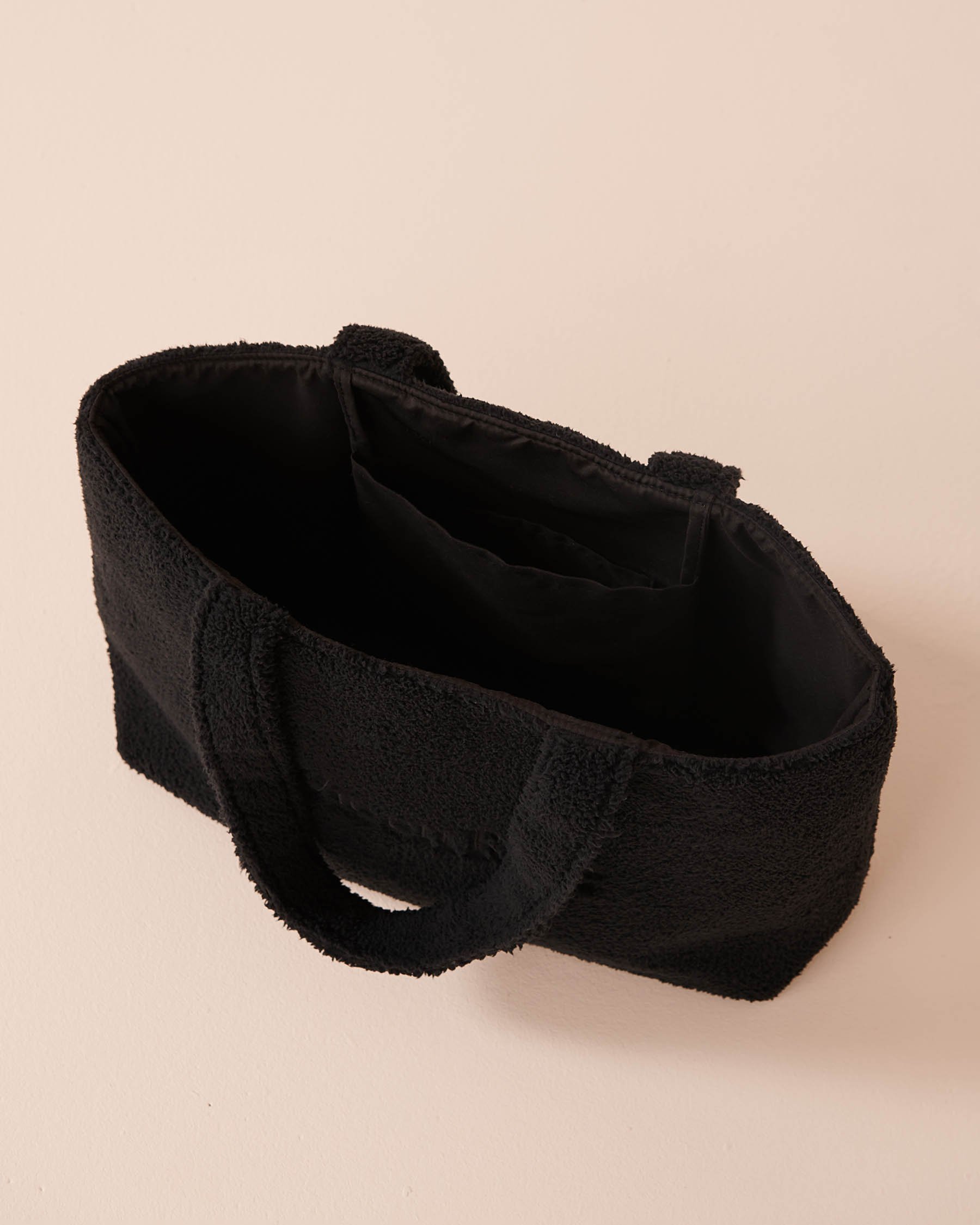 LA VIE EN ROSE Sherpa Tote Bag Black 40700345 - View3