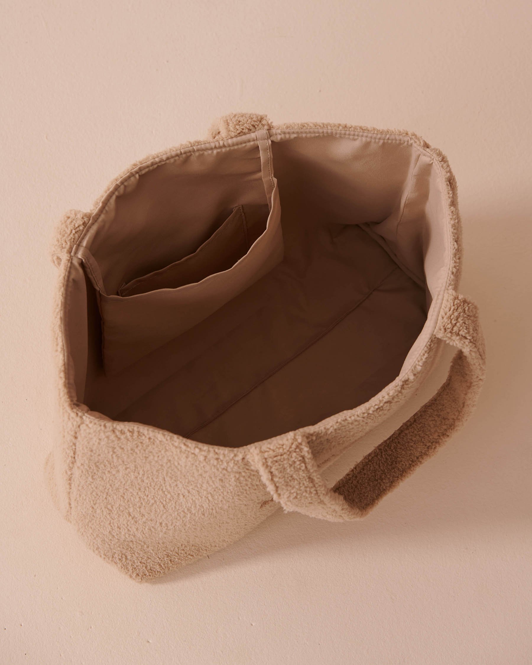 LA VIE EN ROSE Sac fourre-tout en sherpa Beige 40700345 - Voir2