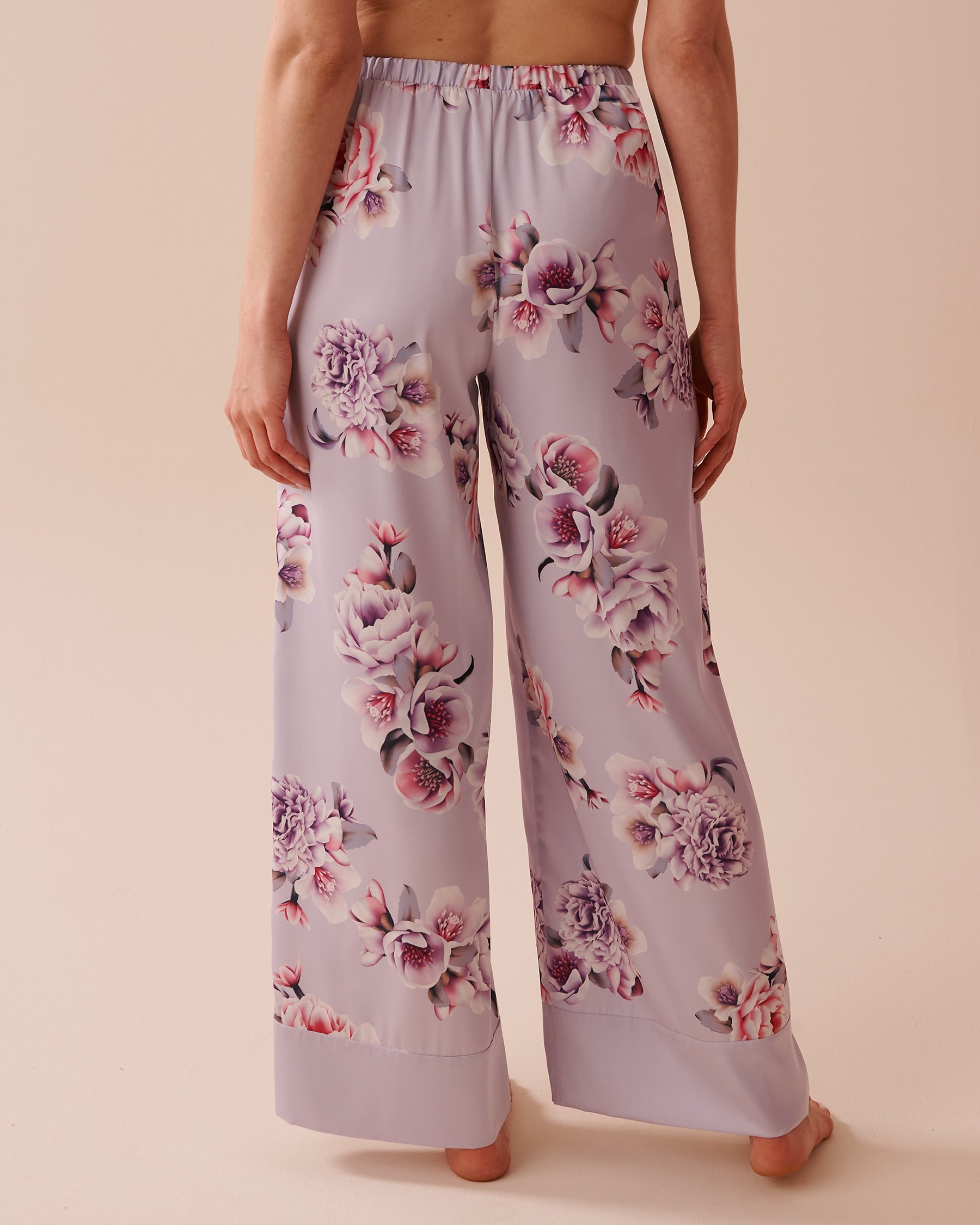 LA VIE EN ROSE Pantalon en satin fleurs victoriennes Jardin victorien 60200105 - Voir2