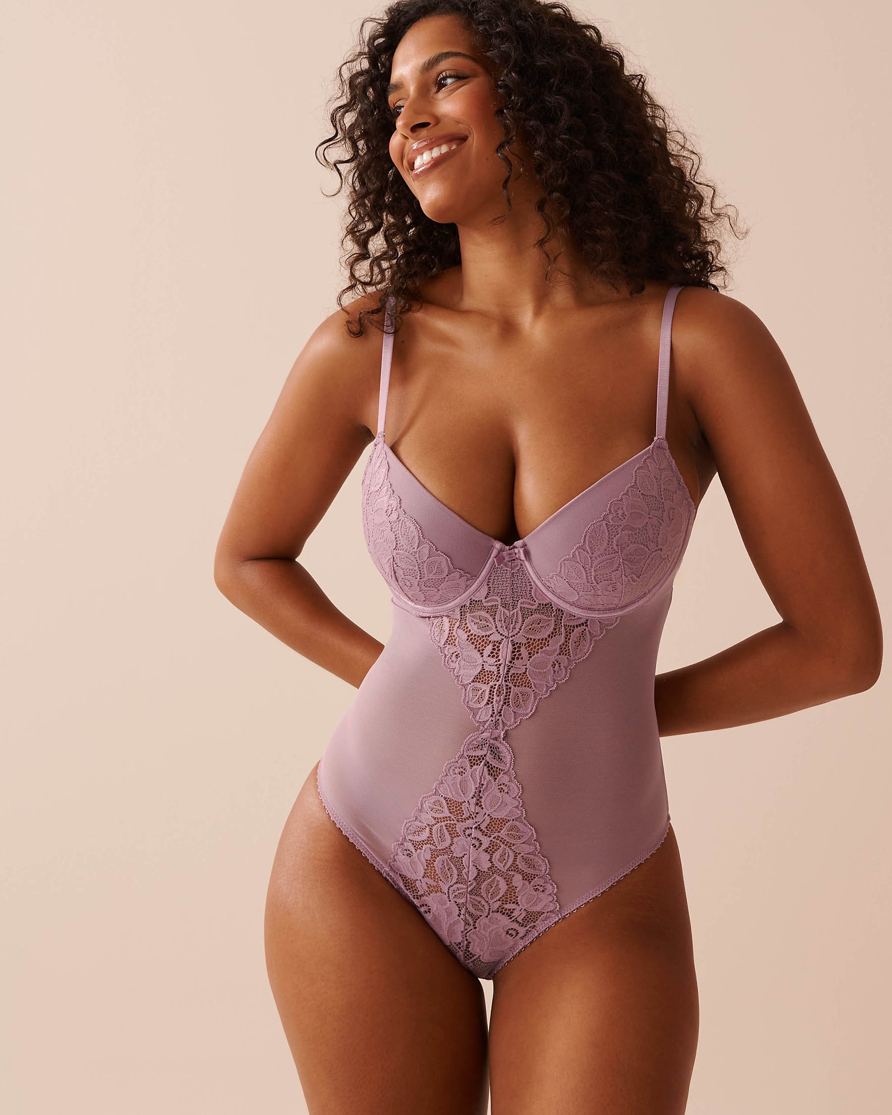 LA VIE EN ROSE Combiné cheeky en résille et dentelle Orchidée 60300088 - Voir3