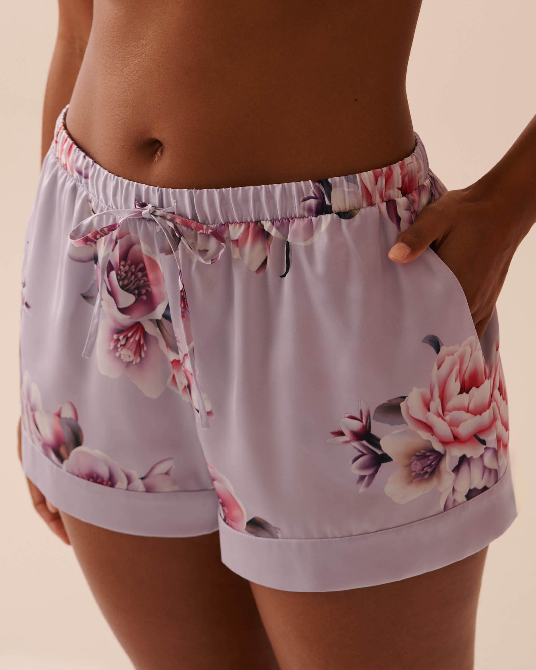 LA VIE EN ROSE Short en satin fleurs victoriennes Jardin victorien 60200106 - View1