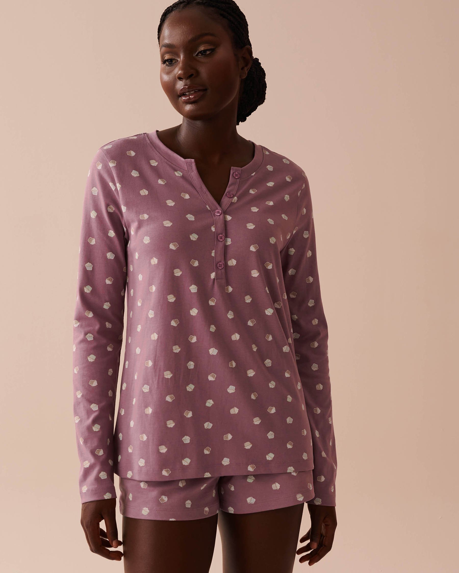 LA VIE EN ROSE Chandail henley manches longues en coton à imprimé cupcake Imprimé cupcake 40100613 - Voir1